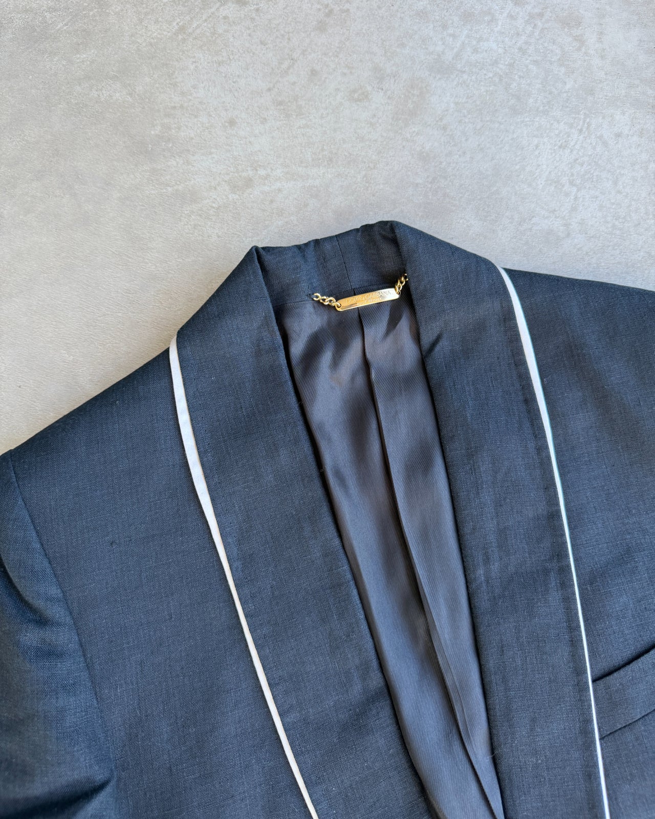 Dolce & Gabbana 2006 Linen Blazer – S/M-on a concrete background