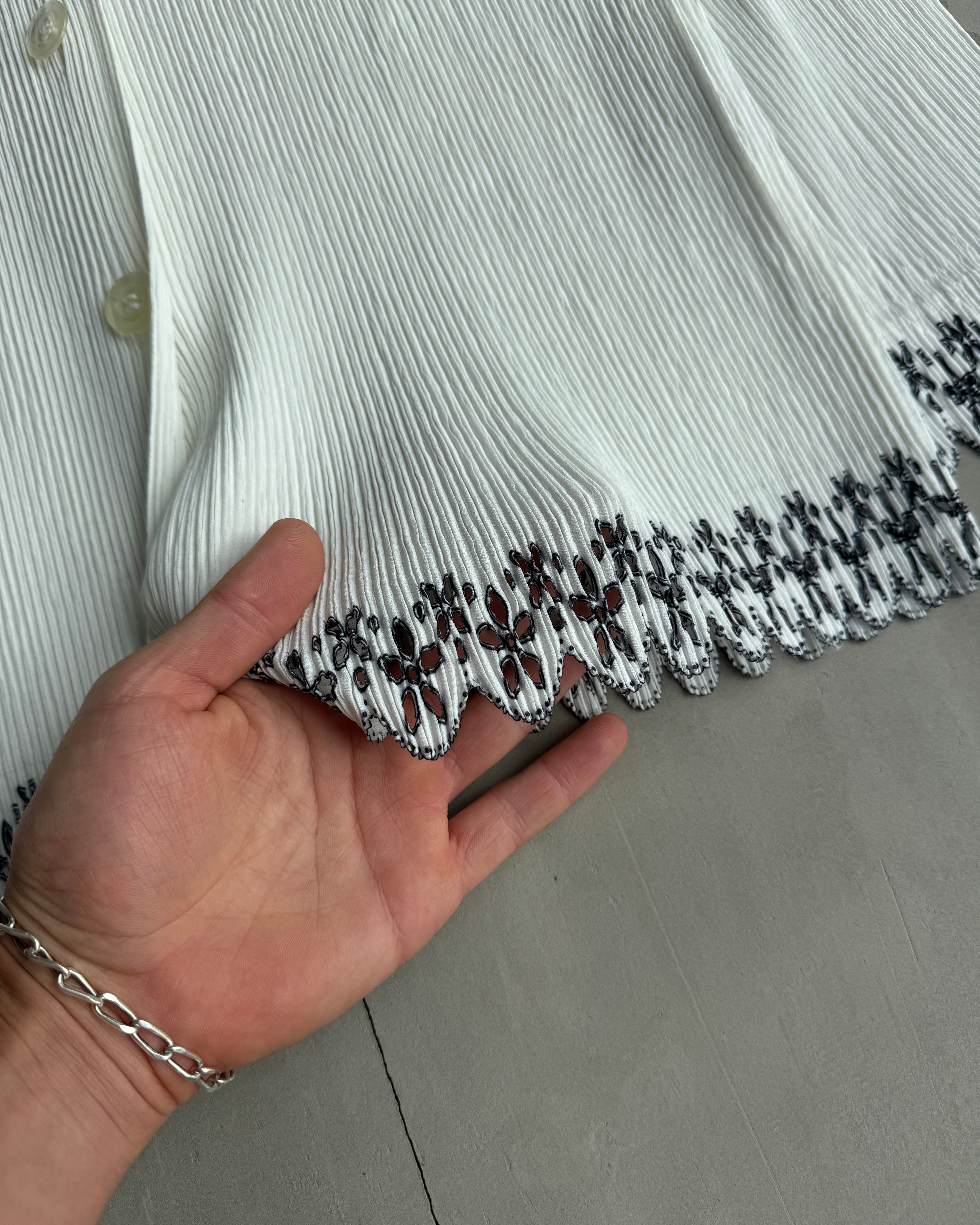 ISSEY MIYAKE AW01 PLEATED WHITE BLAZER - S/M