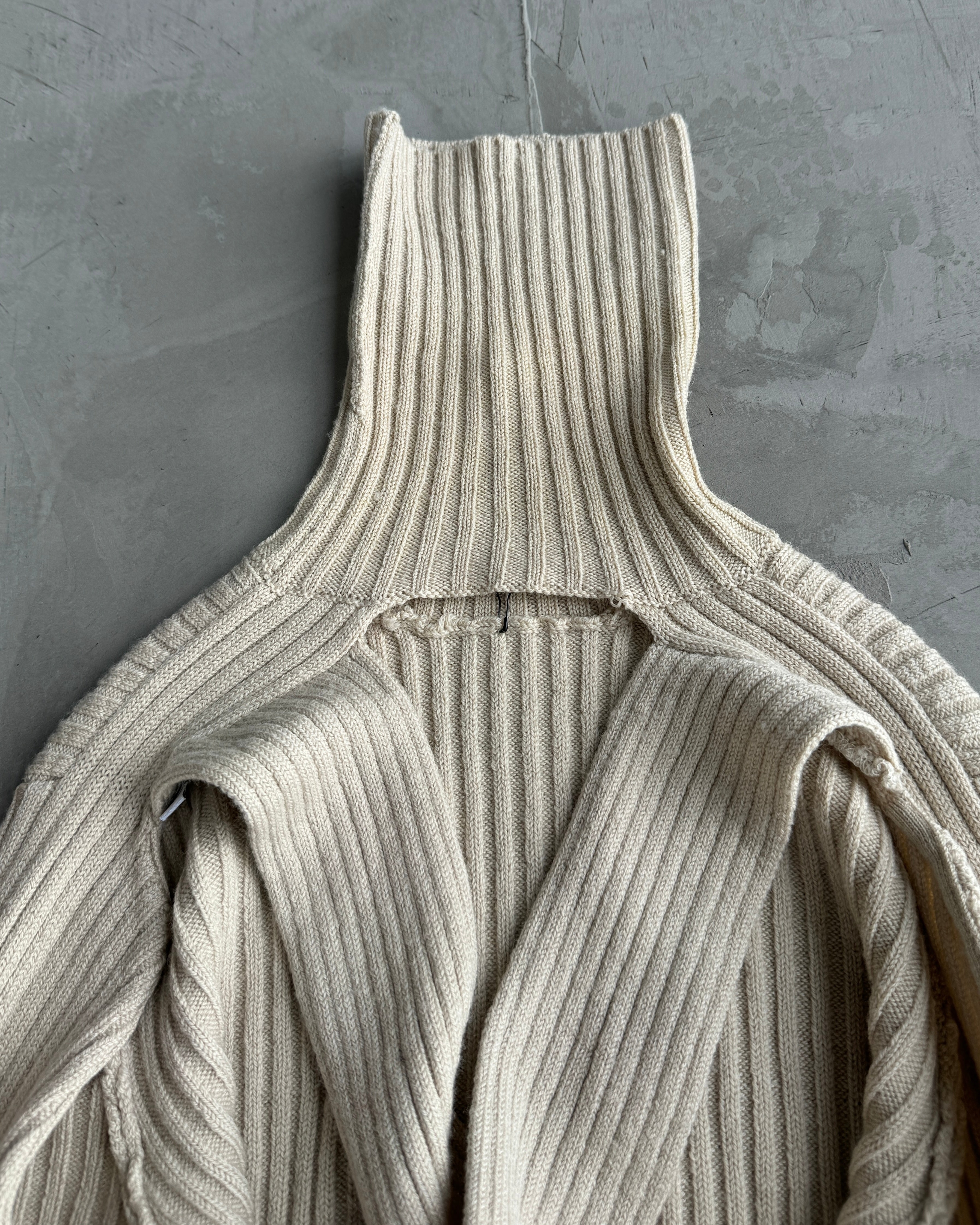 GIVENCHY CREAM OPEN BACK KNIT SWEATER - L