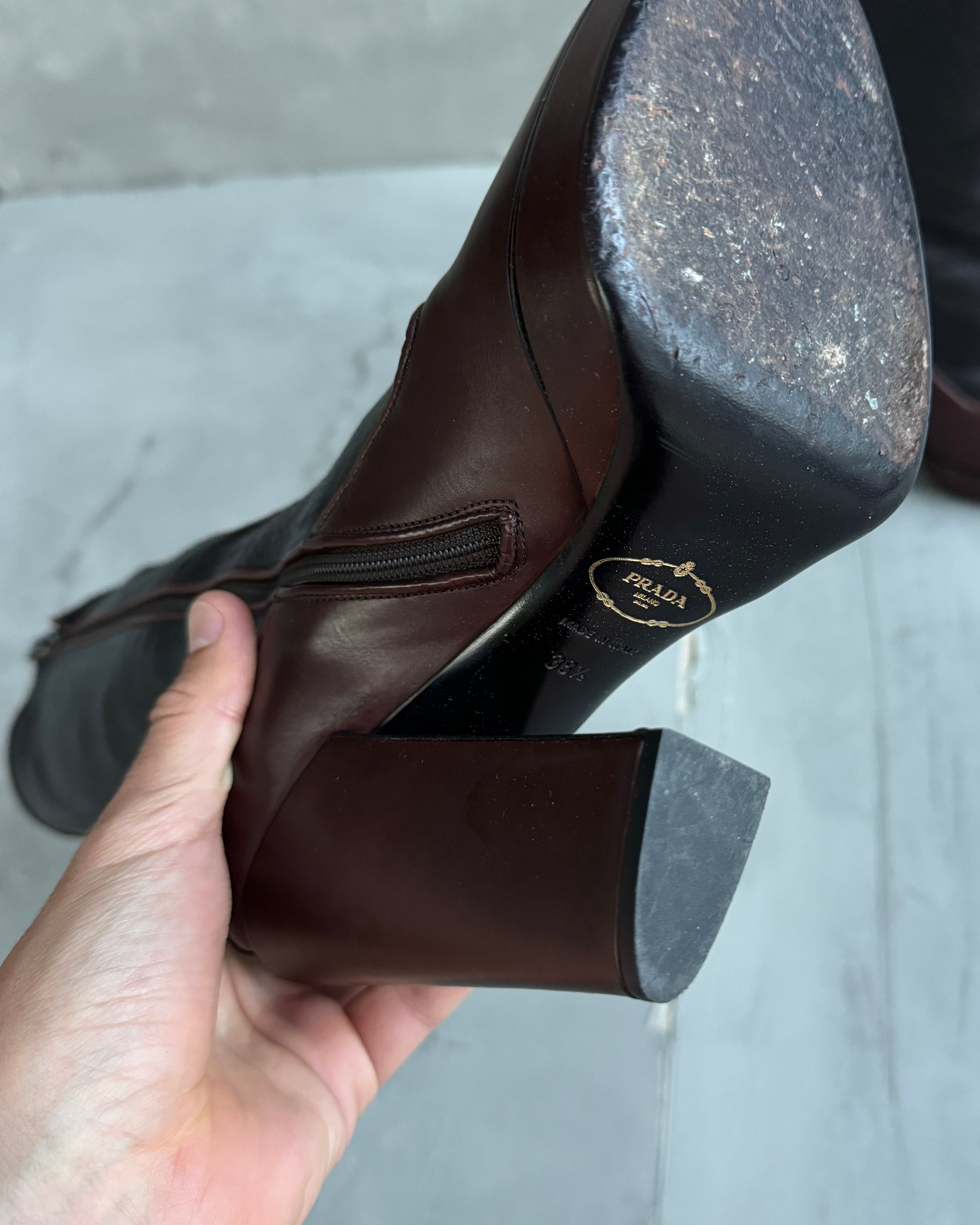 PRADA FW06 TWO-TONE LEATHER BLOCK HEELED BOOTS