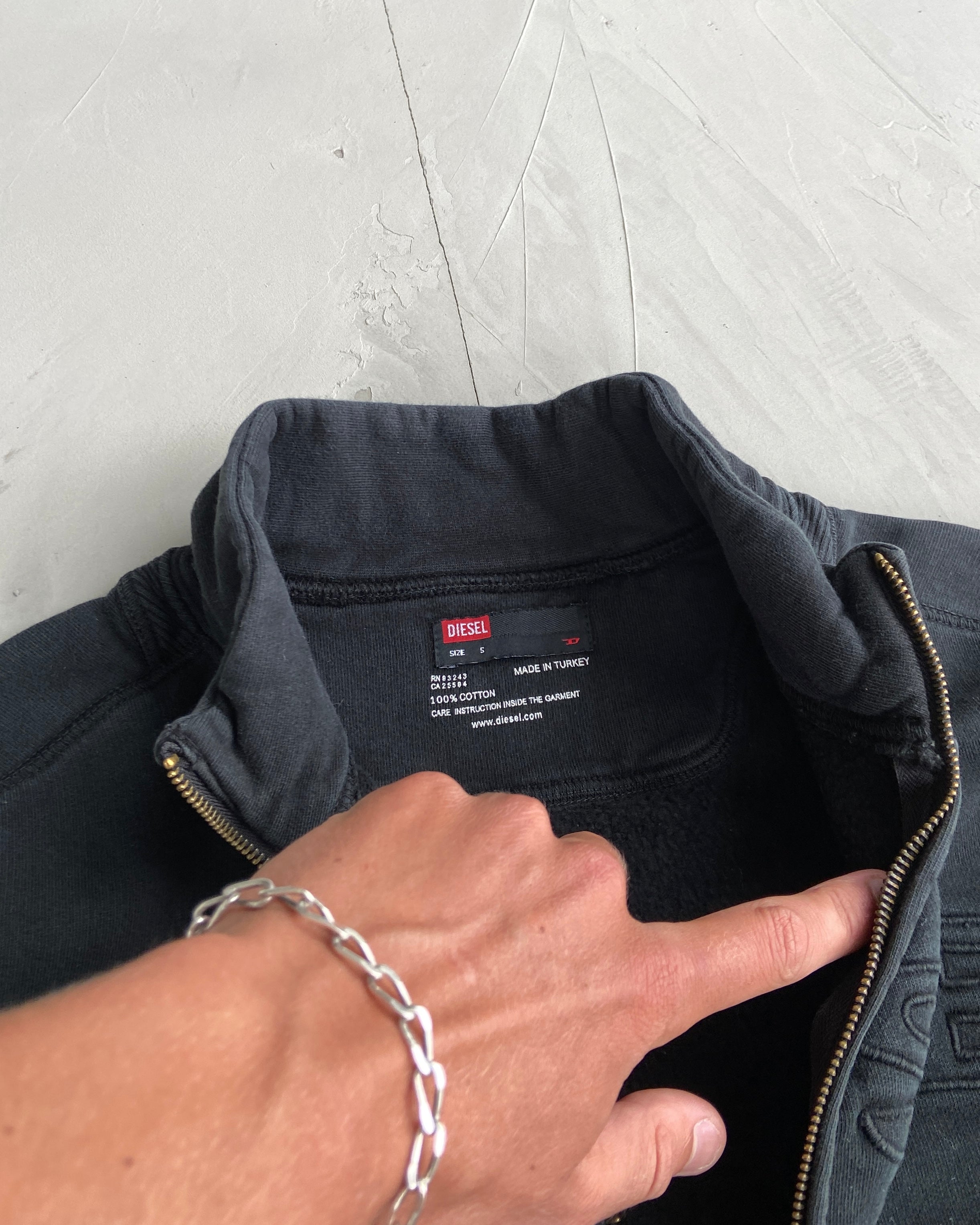 DIESEL 2000'S LOGO ZIP UP SWEATSHIRT - S