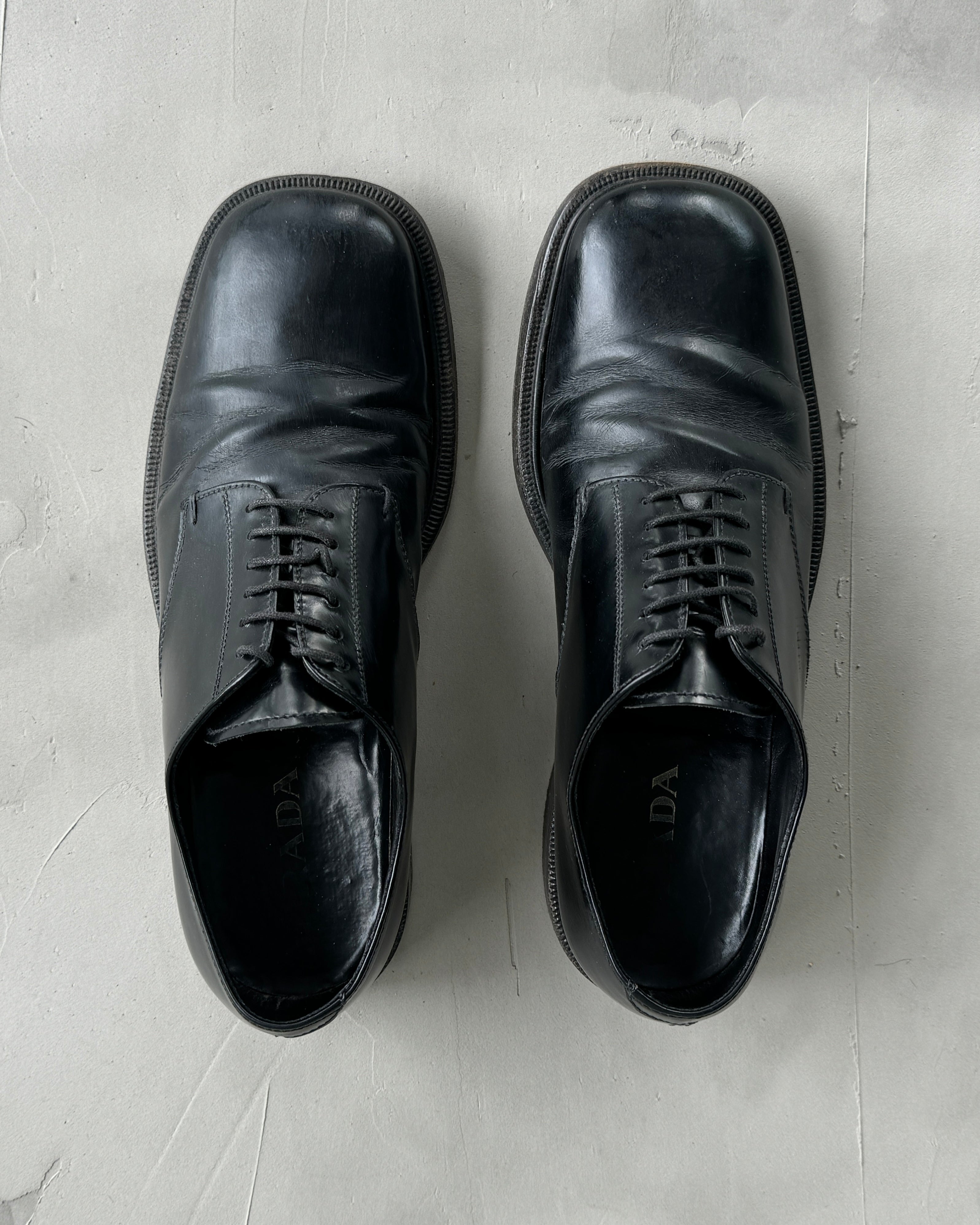 PRADA BLACK LEATHER SQUARE TOE DERBY SHOES - UK 8.5