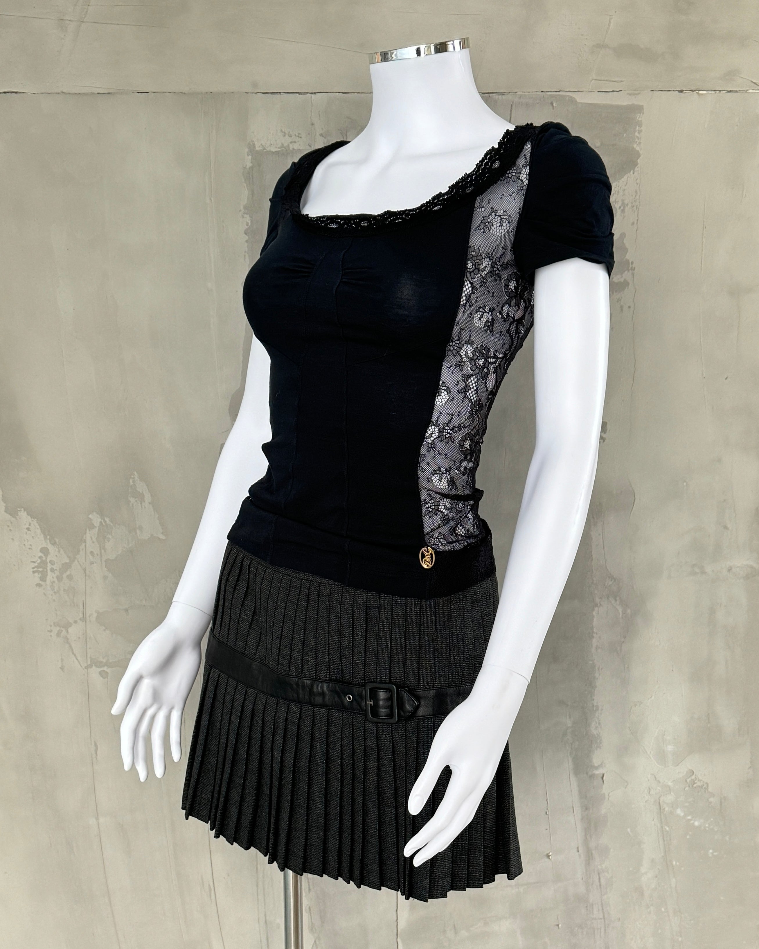 DOLCE AND GABBANA D&G LACE AND RUFFLE SLEEVE TOP - S