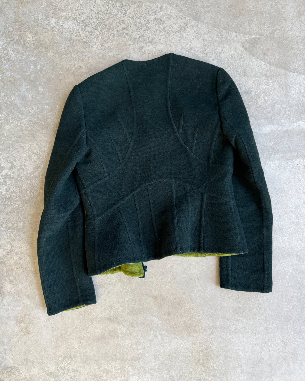 Giorgio Armani Forest Green Wool Jacket – XS/S-on a concrete background