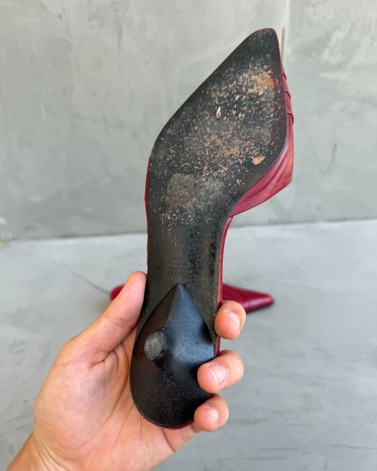 Kenzo Red Leather Kitten Heel Mule – EU 40-on a concrete background