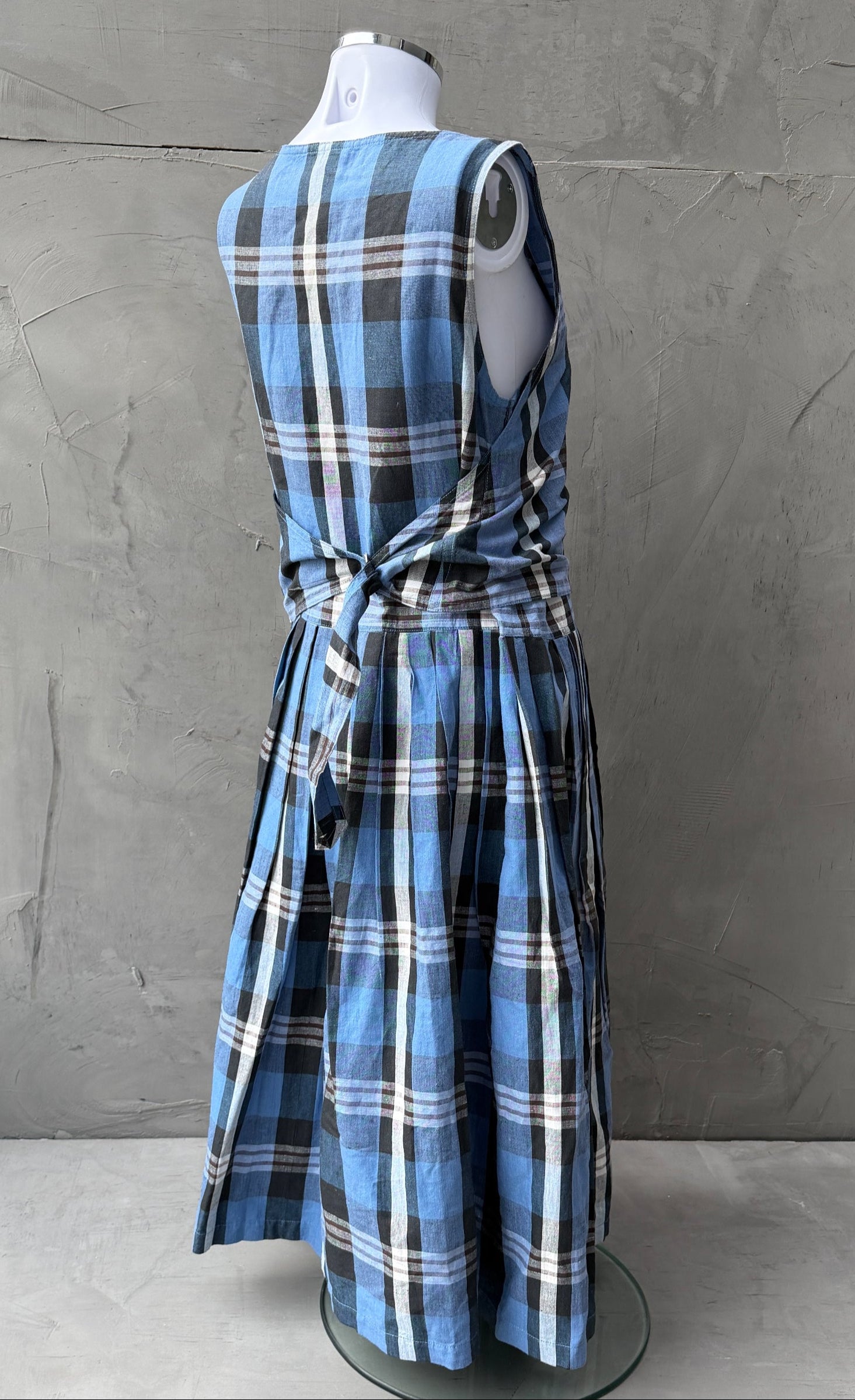 Issey Miyake IS Checkered Dress – M-on a concrete background