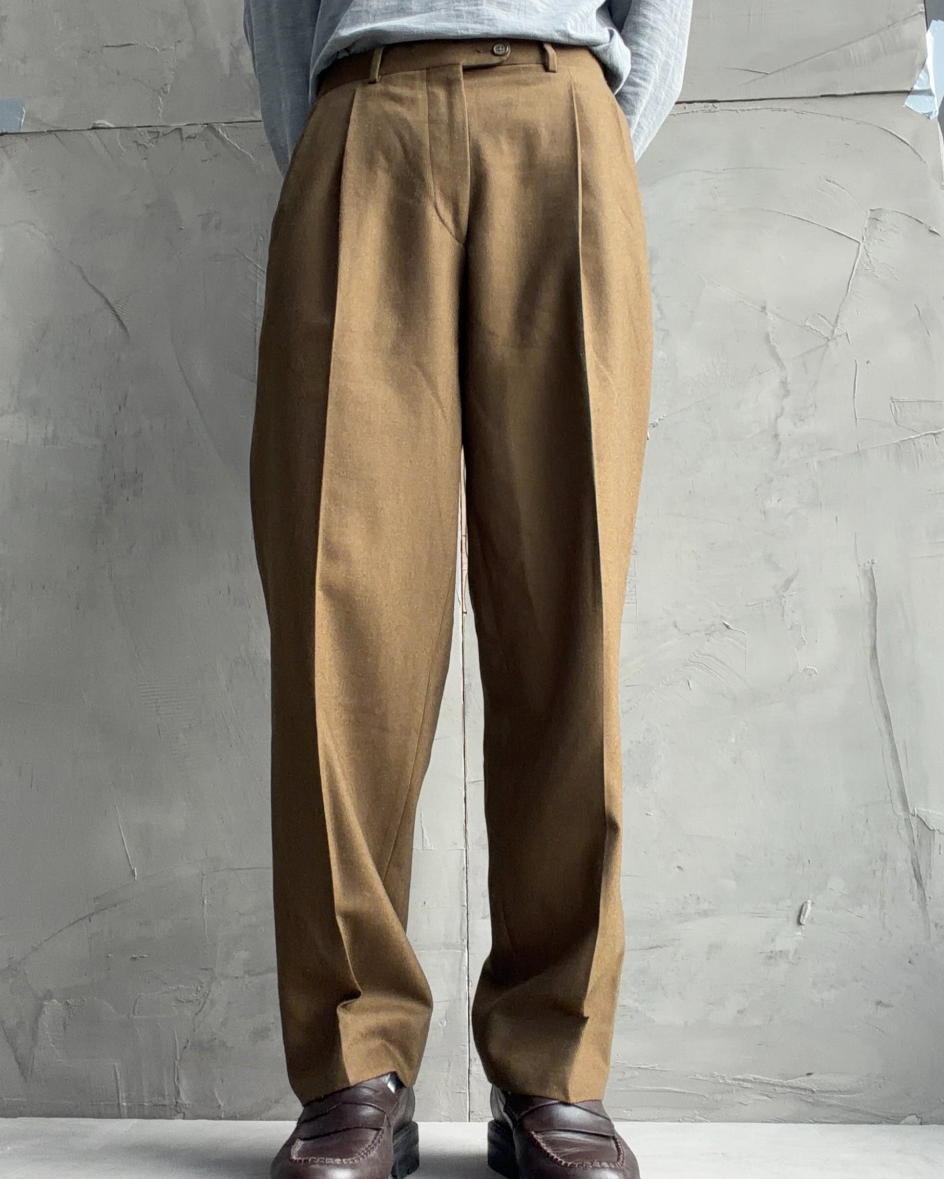 Brookfield Wool Wide Leg Trousers – M-on a concrete background