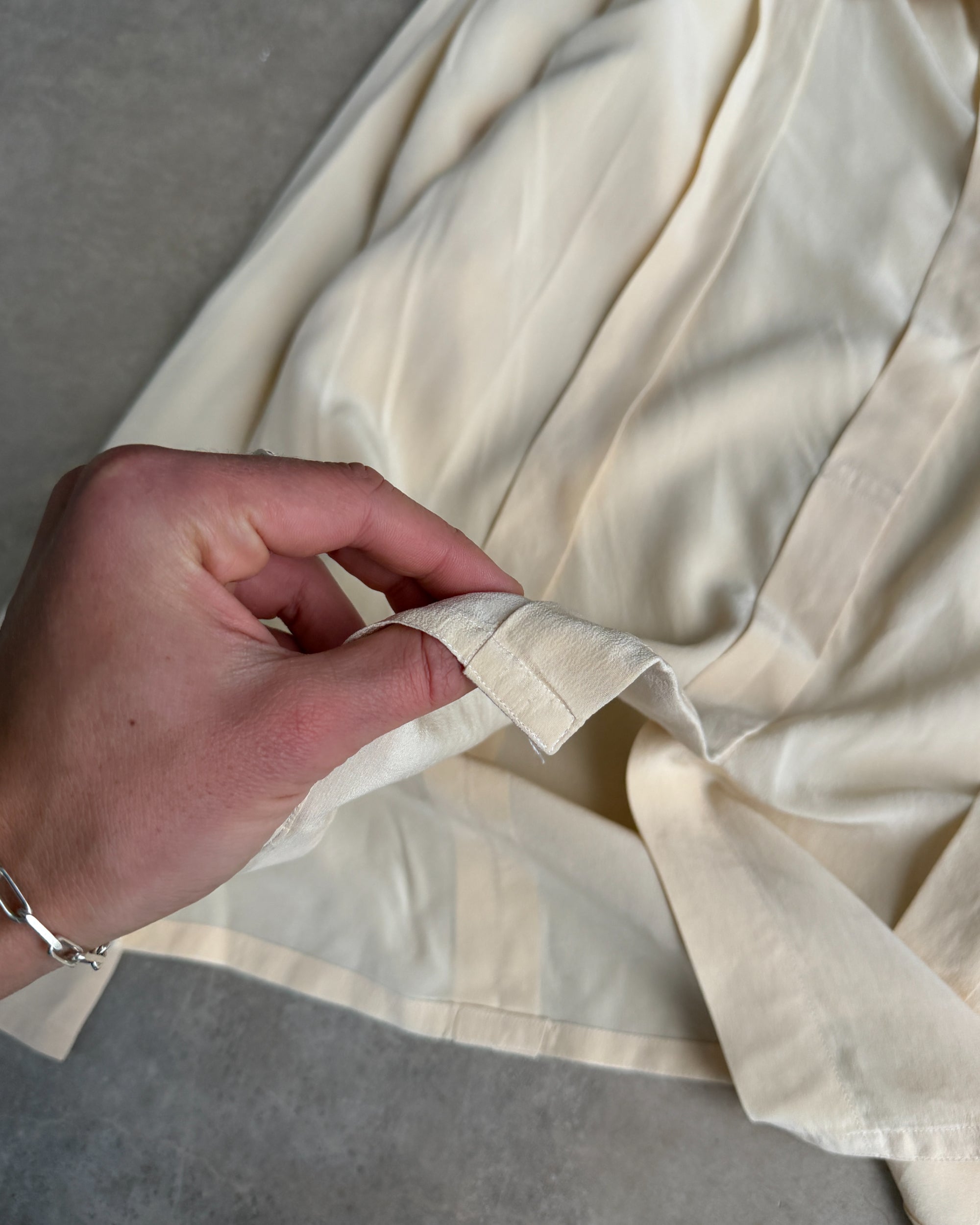 Jil Sander Silk Shirt – S-on a concrete background