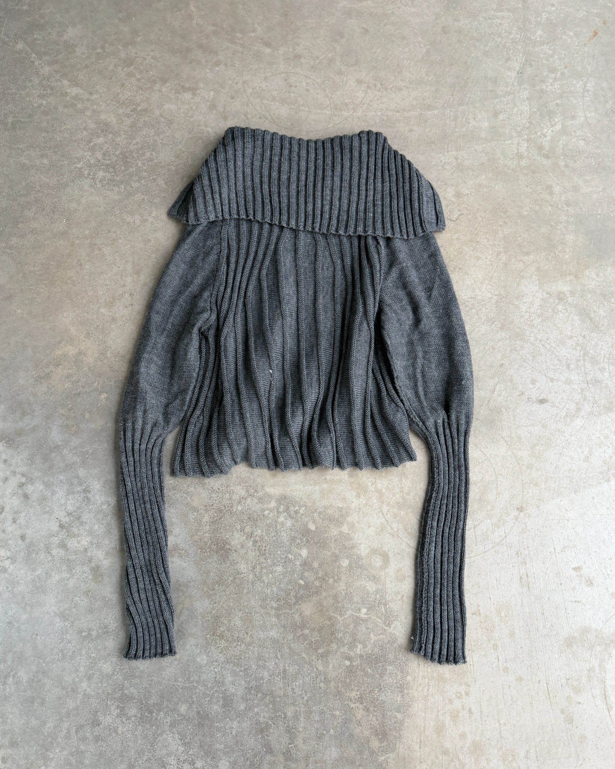 Sarah Pacini Zip-Down Cardigan – One Size-on a concrete background