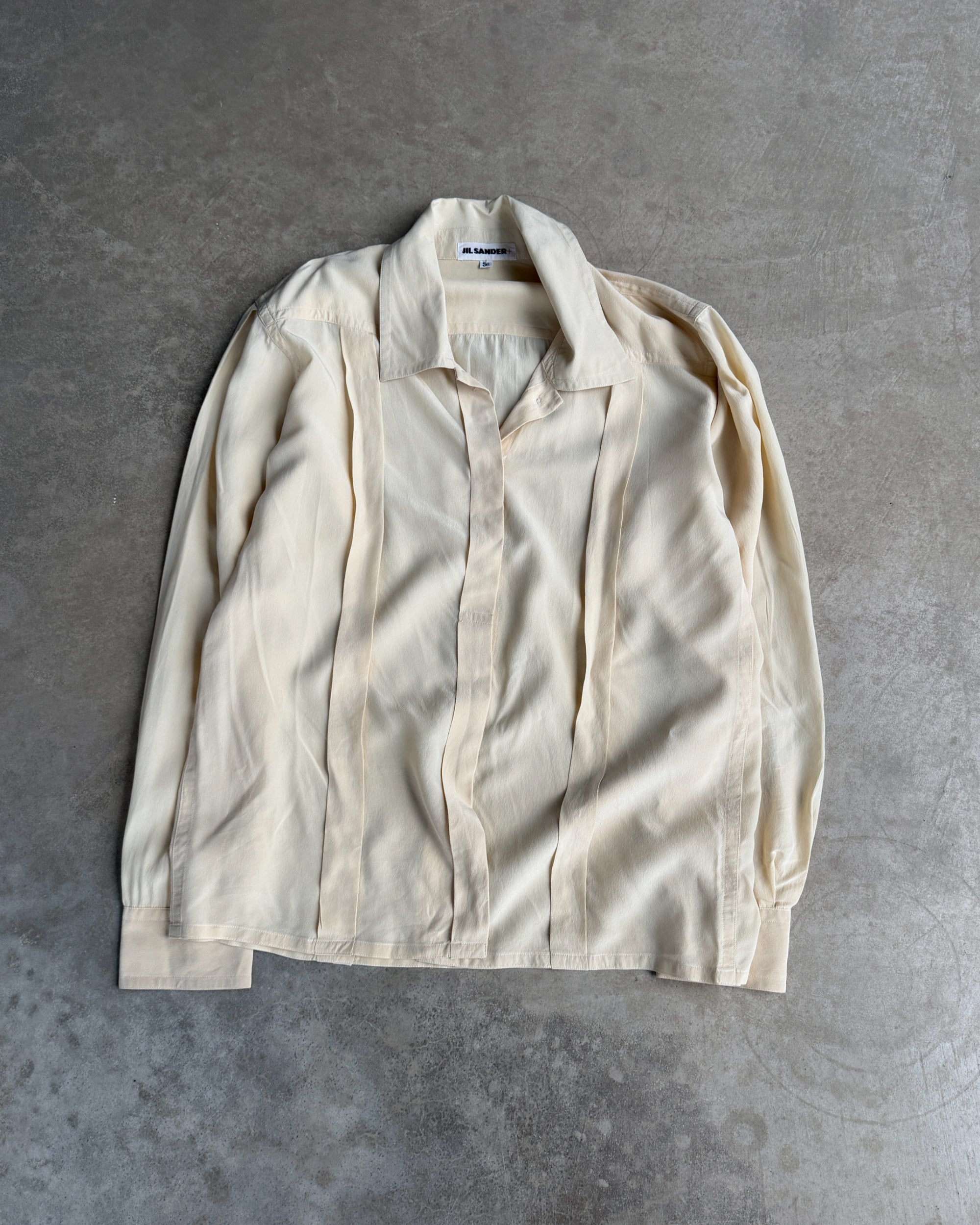 Jil Sander Silk Shirt – S-on a concrete background