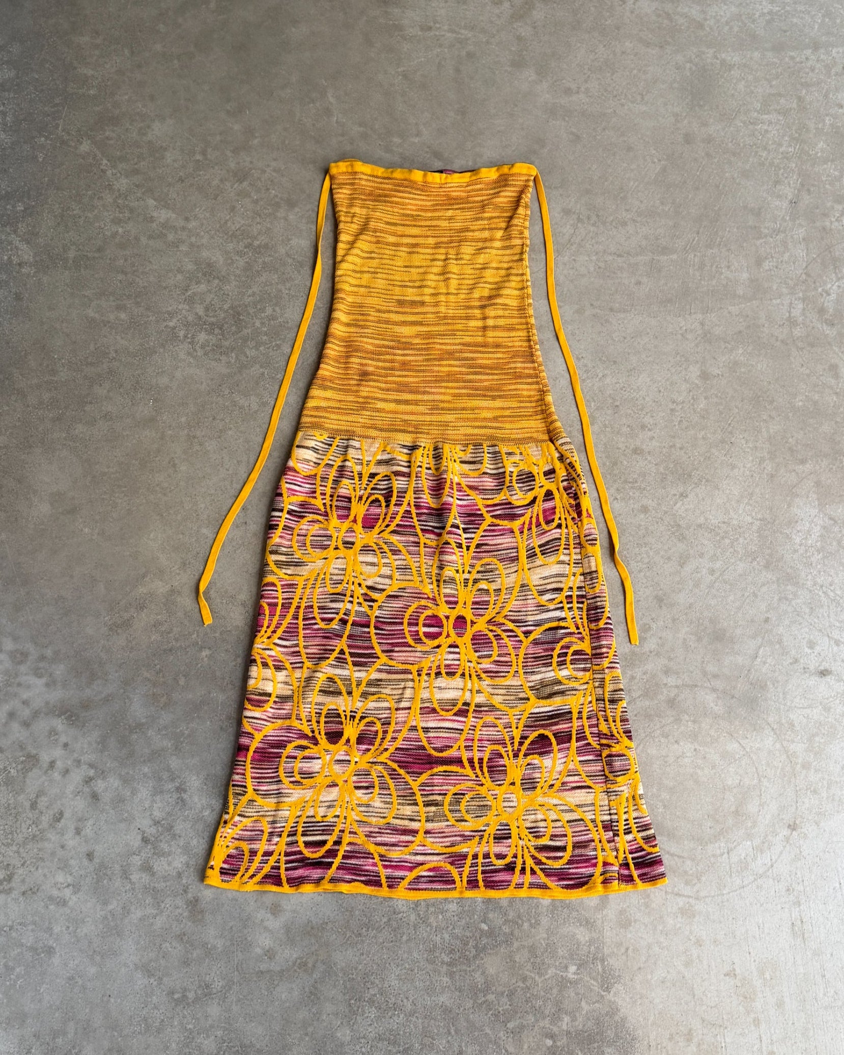 Missoni Sport Summer Bandeau Dress – M-on a concrete background