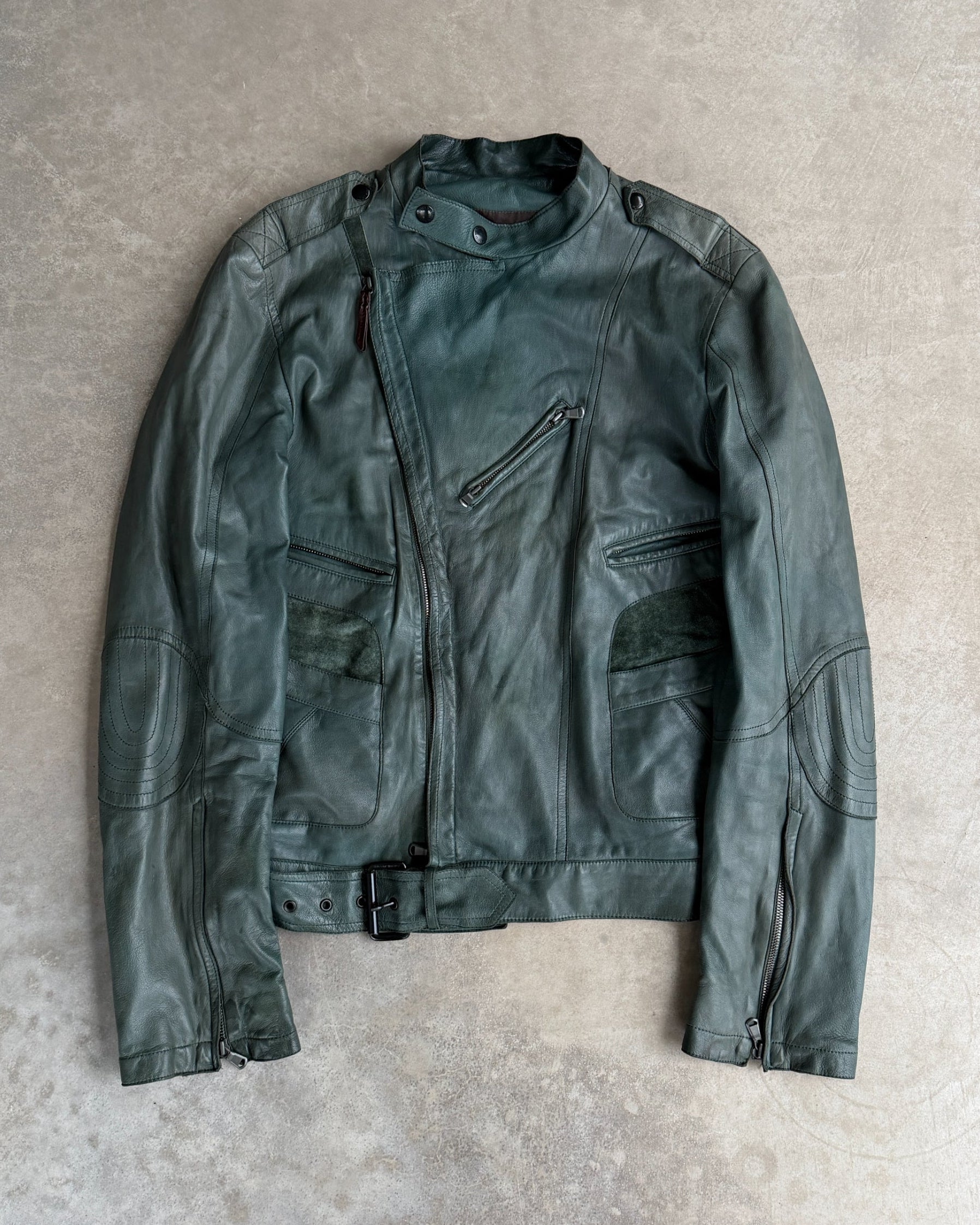 Costume National Homme Green Leather Biker Jacket – M-on a concrete background