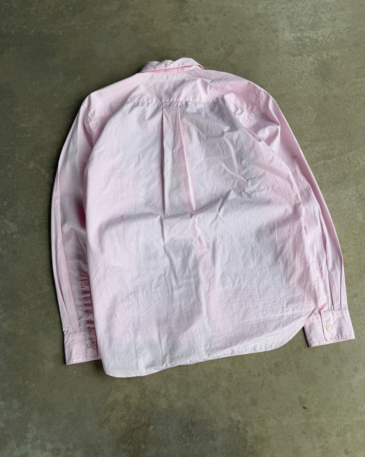Comme des Garçons Homme Deux AW19 Shirt – S-on a concrete background