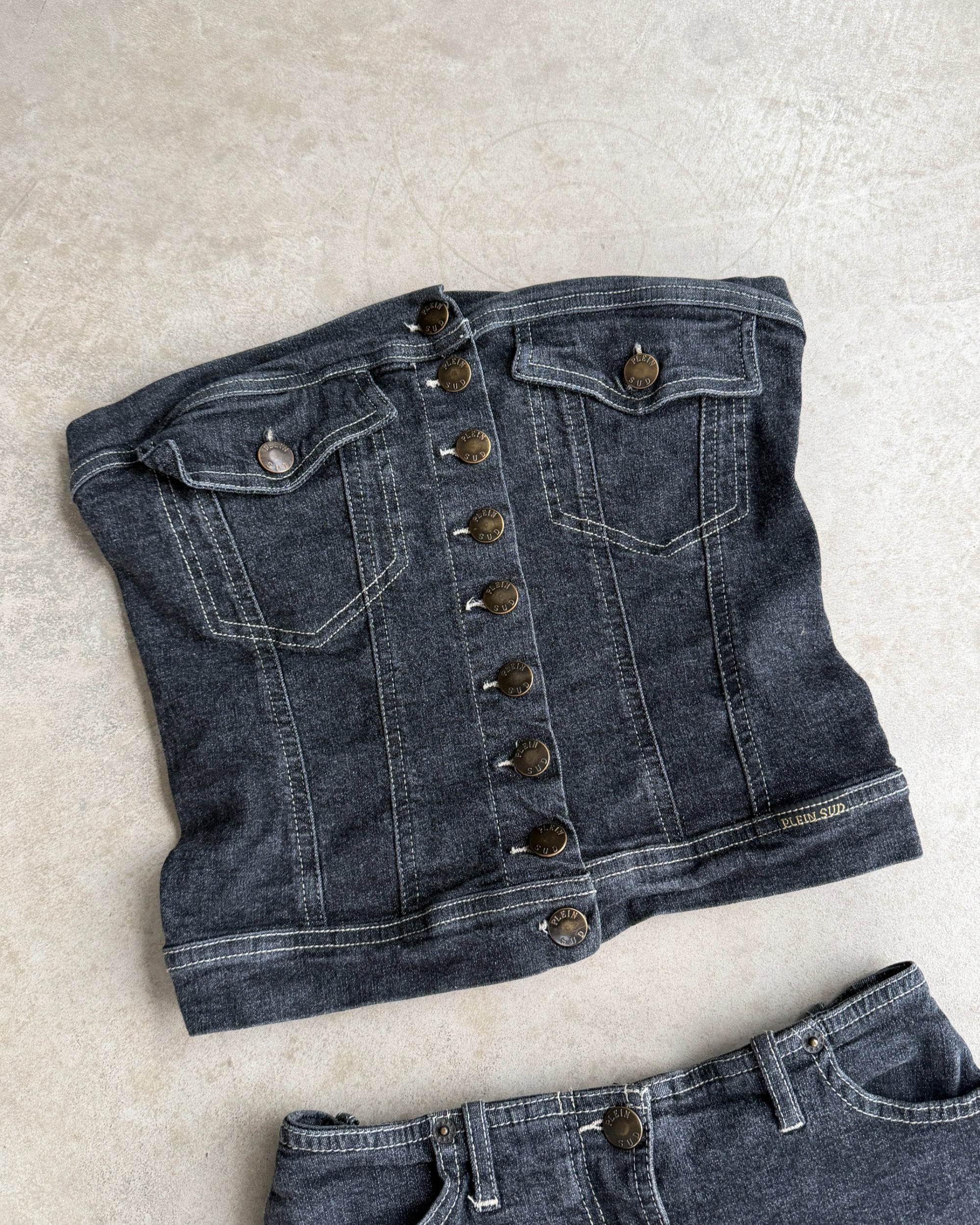 Plein Sud Jeans Denim Skirt and Bandeau Top Set – XS-on a concrete background