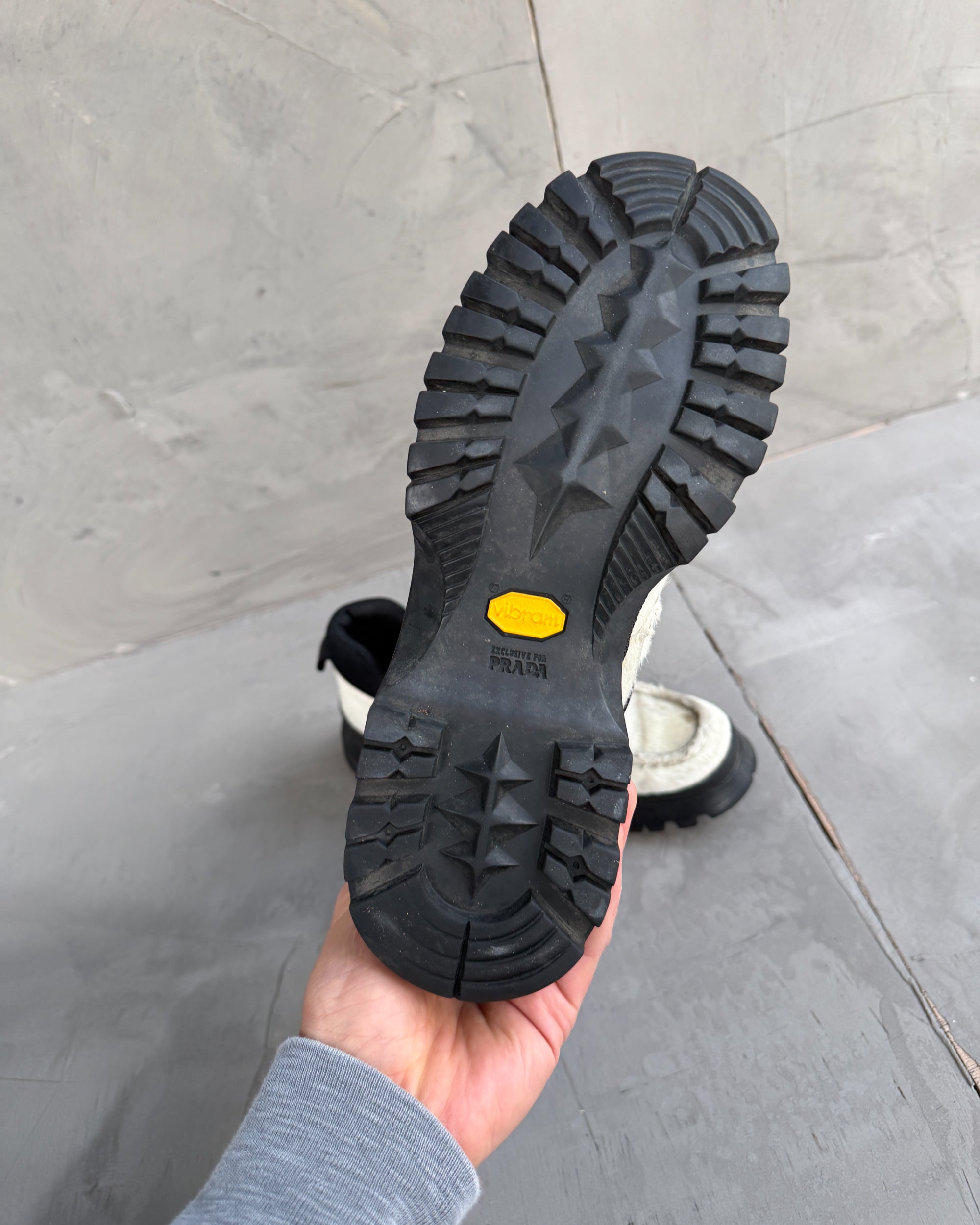 Prada FW99 Fur Vibram Heel Derbys – EU 38-on a concrete background