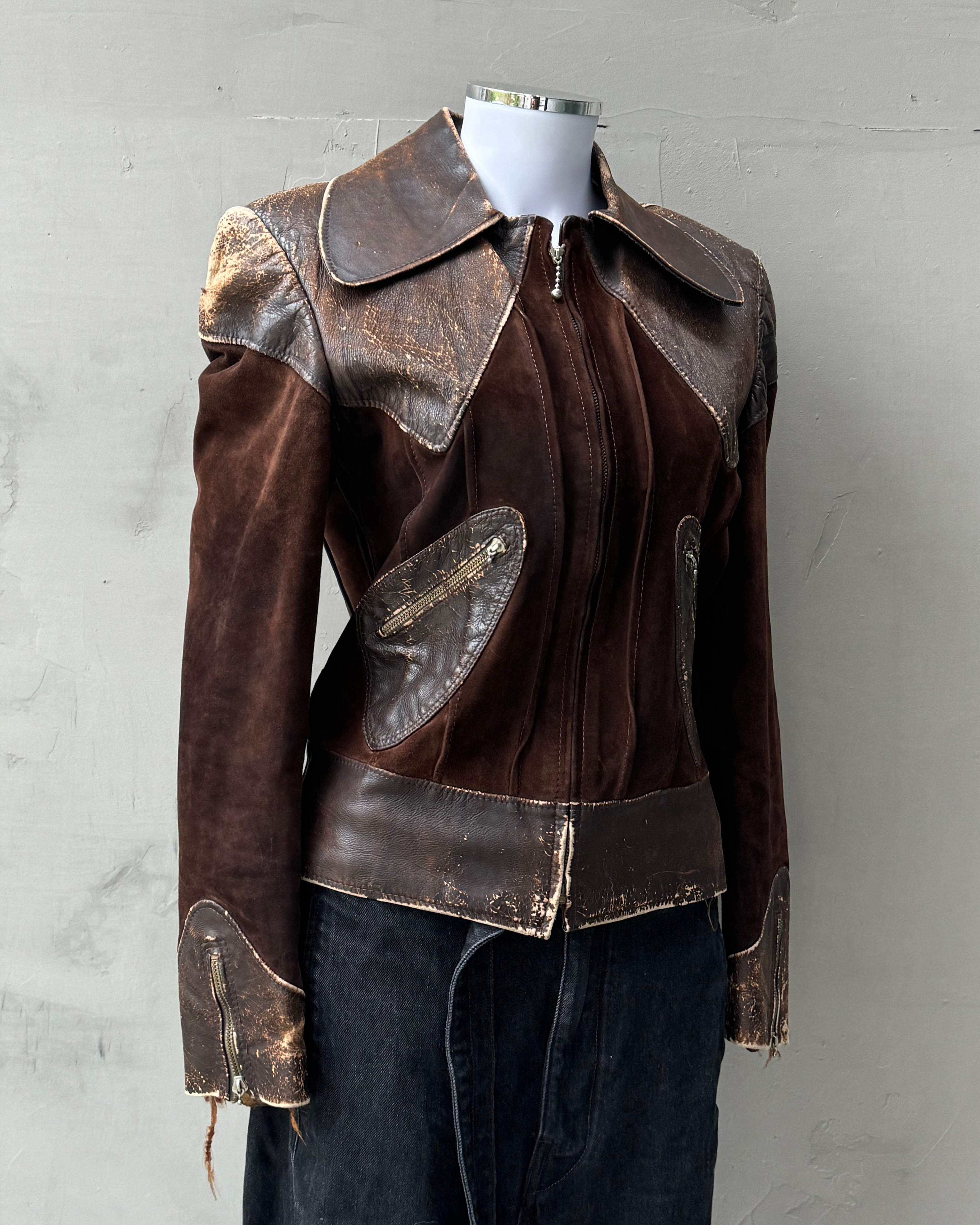 1970'S LEATHER JACKET WITH OVERSIZED COLLAR