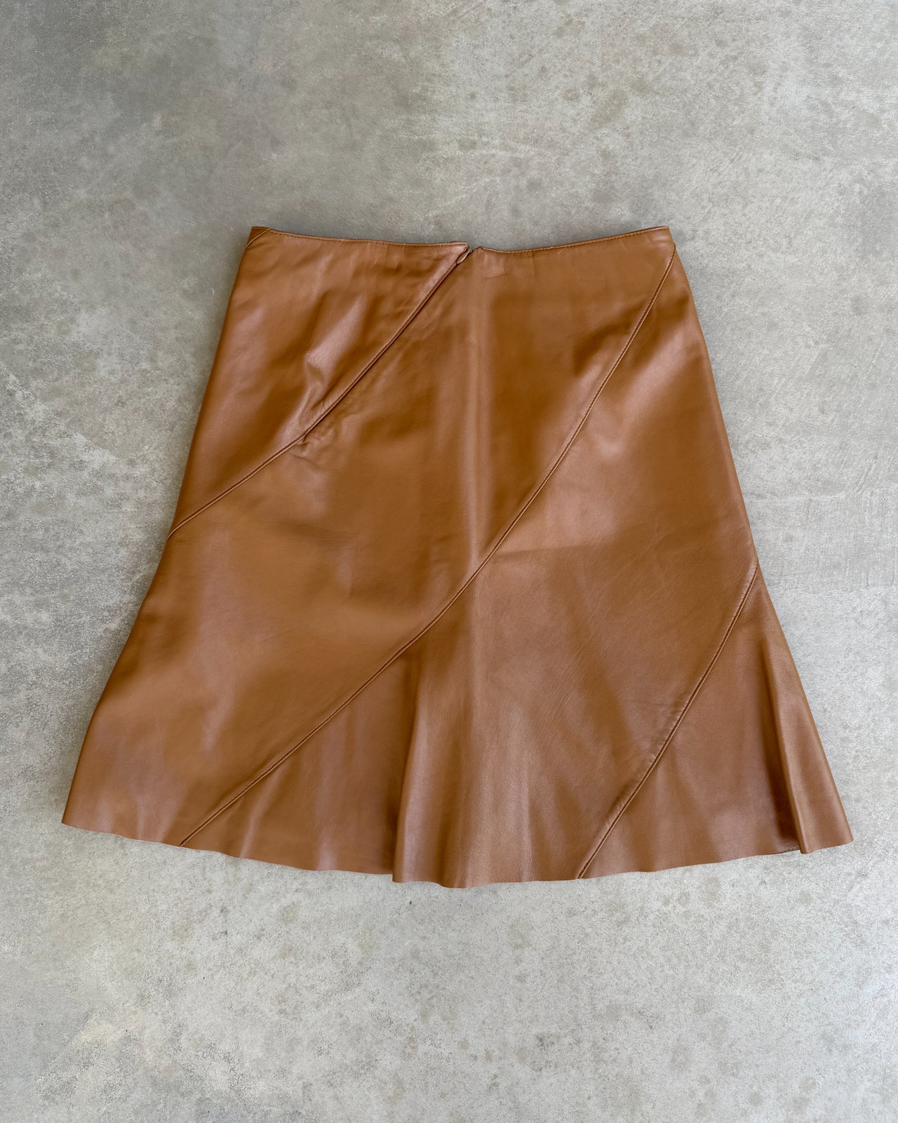 Burberry Blue Label Brown Leather Midi Skirt – XS/S-on a concrete background