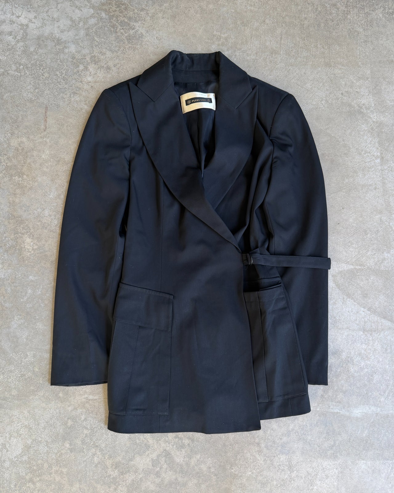 Plein Sud by Faycal Amor Black Wool Blazer – S-on a concrete background