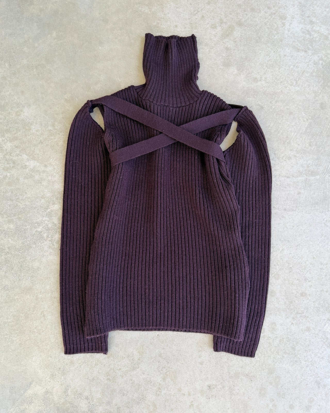 Jean Paul Gaultier Jeans 1990s Ribbed Sweatshirt with Removable Sleeves – S-on a concrete background