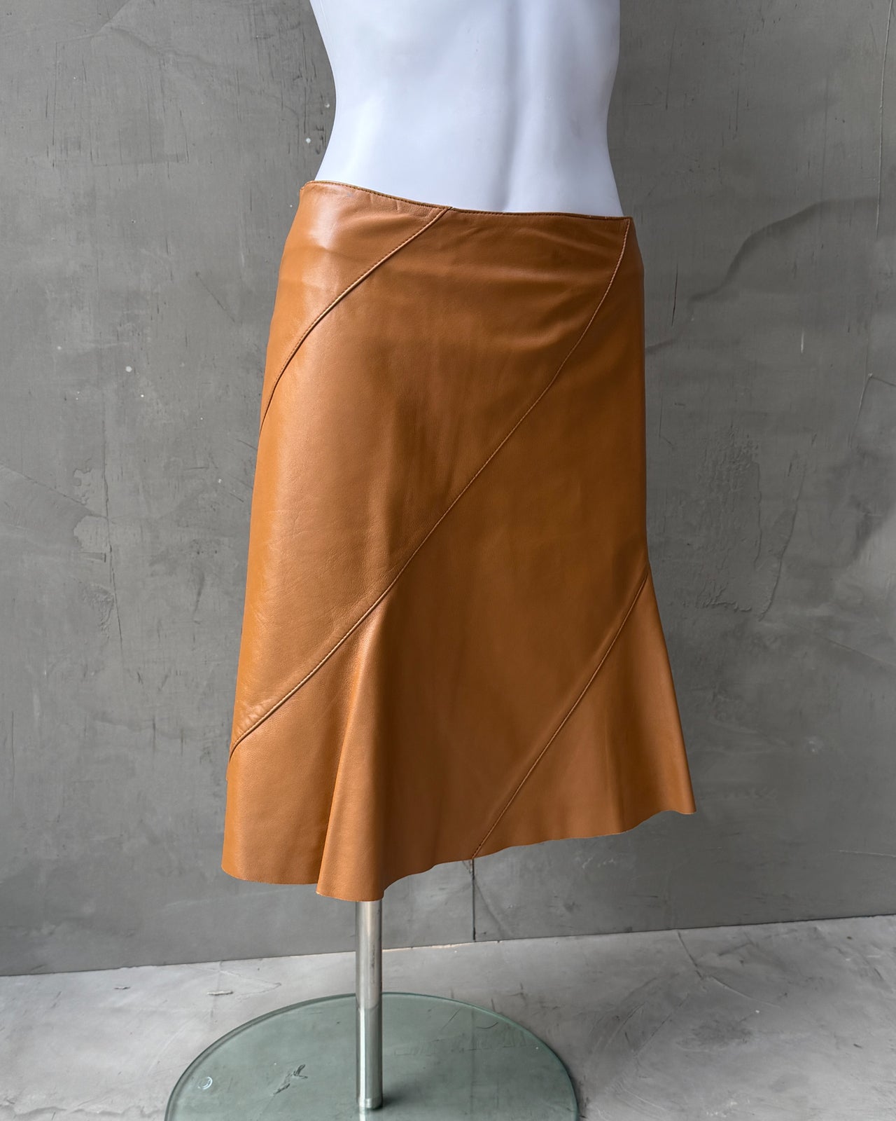 Burberry Blue Label Brown Leather Midi Skirt – XS/S-on a concrete background