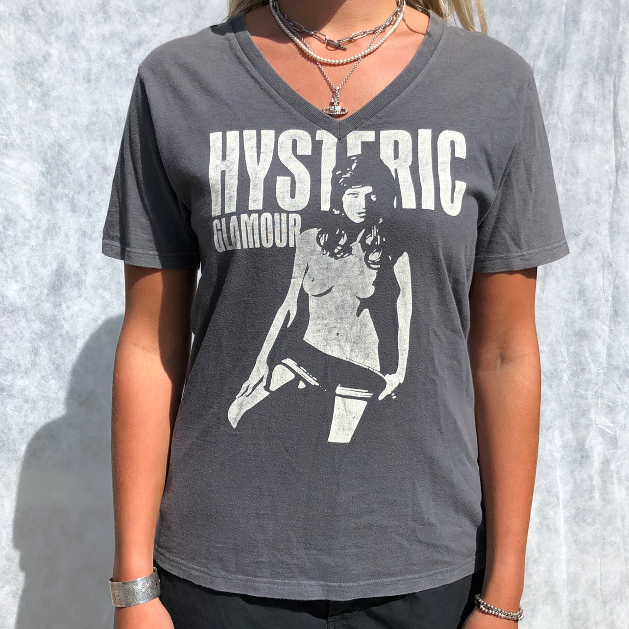 Hysteric Glamour Graphic V-Neck T shirt – BAD MOUTH*