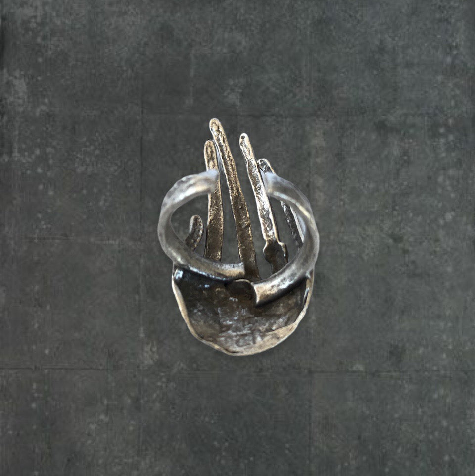 GIACOMETTI HAND RING