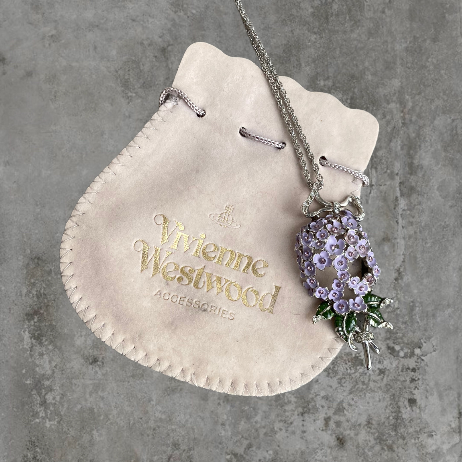 VIVIENNE WESTWOOD FLOWER SKULL NECKLACE