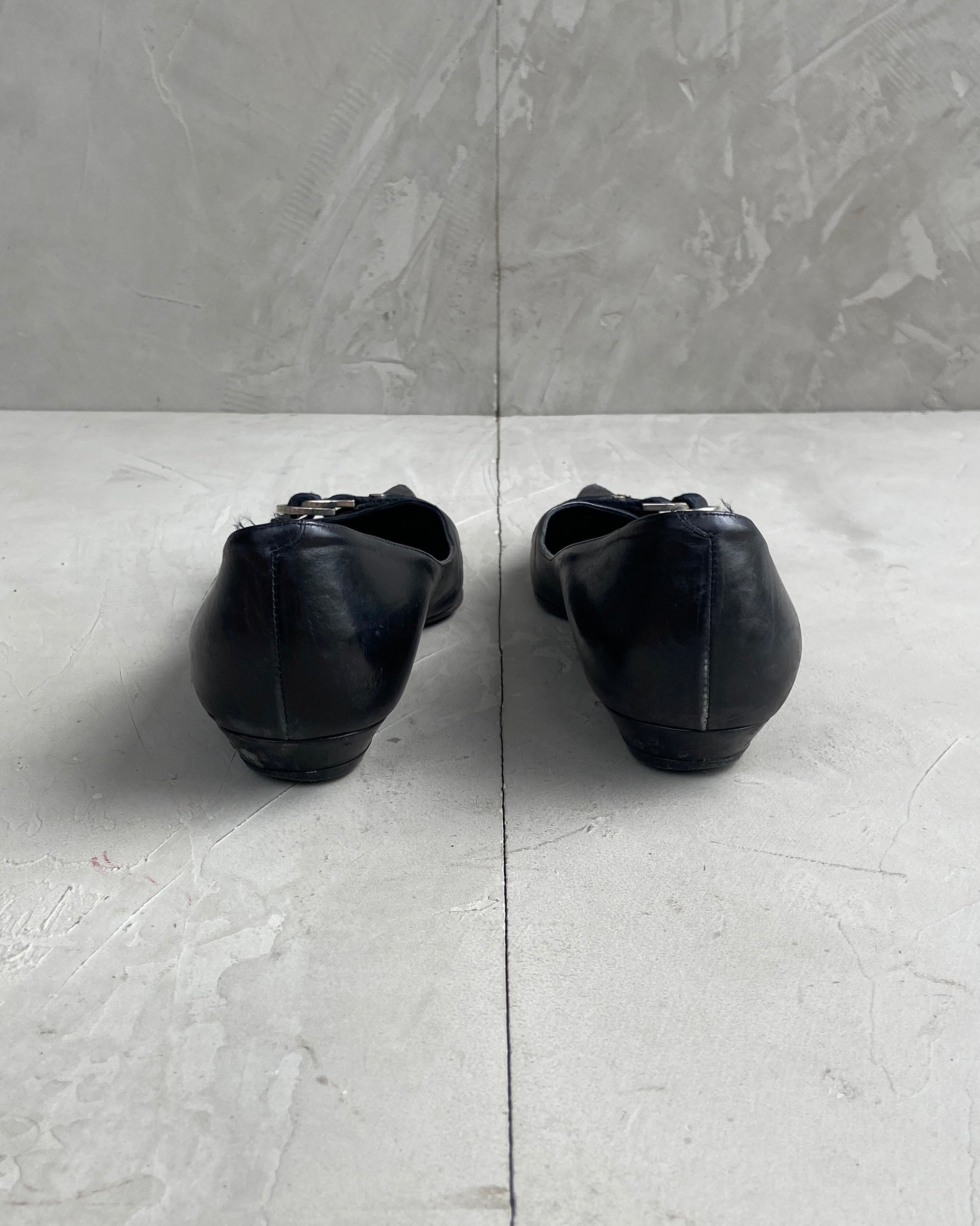 CHRISTIAN DIOR 'D' LEATHER FLATS - EU 38 / UK 5