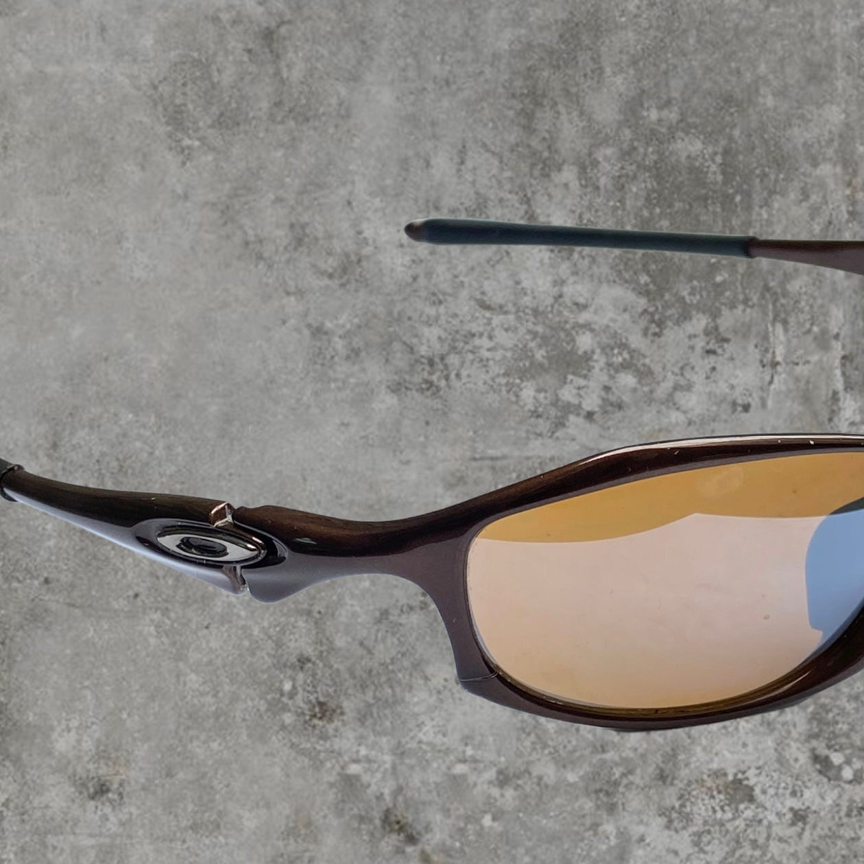 OAKLEY BROWN METAL FRAME POLARISED SUNGLASSES
