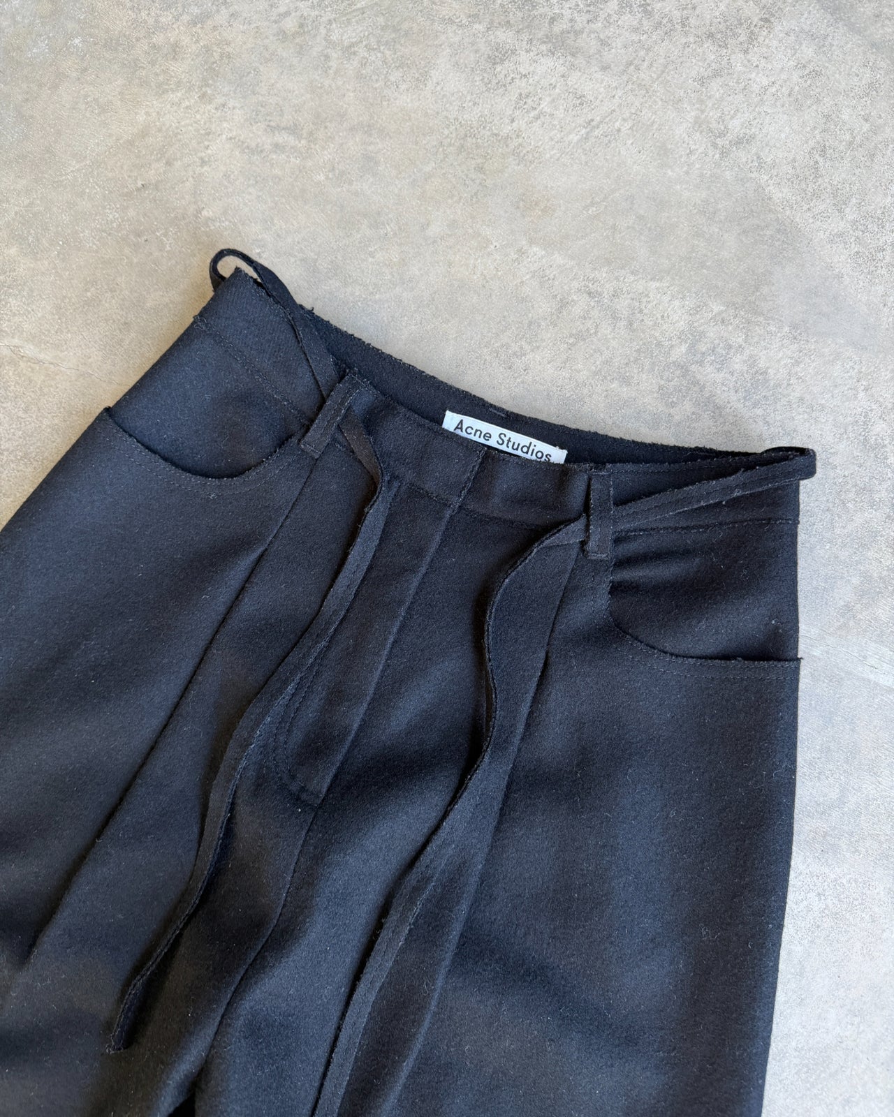 Acne Studios AW2014 Wool Wide Leg Cropped Trousers – XS-on a concrete background