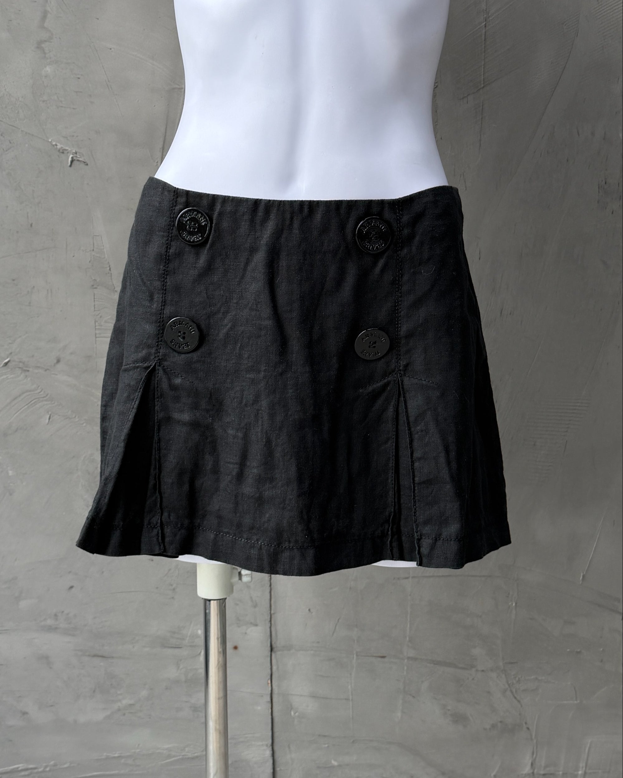 Armani Jeans Linen Mini Skirt – XS-on a concrete background
