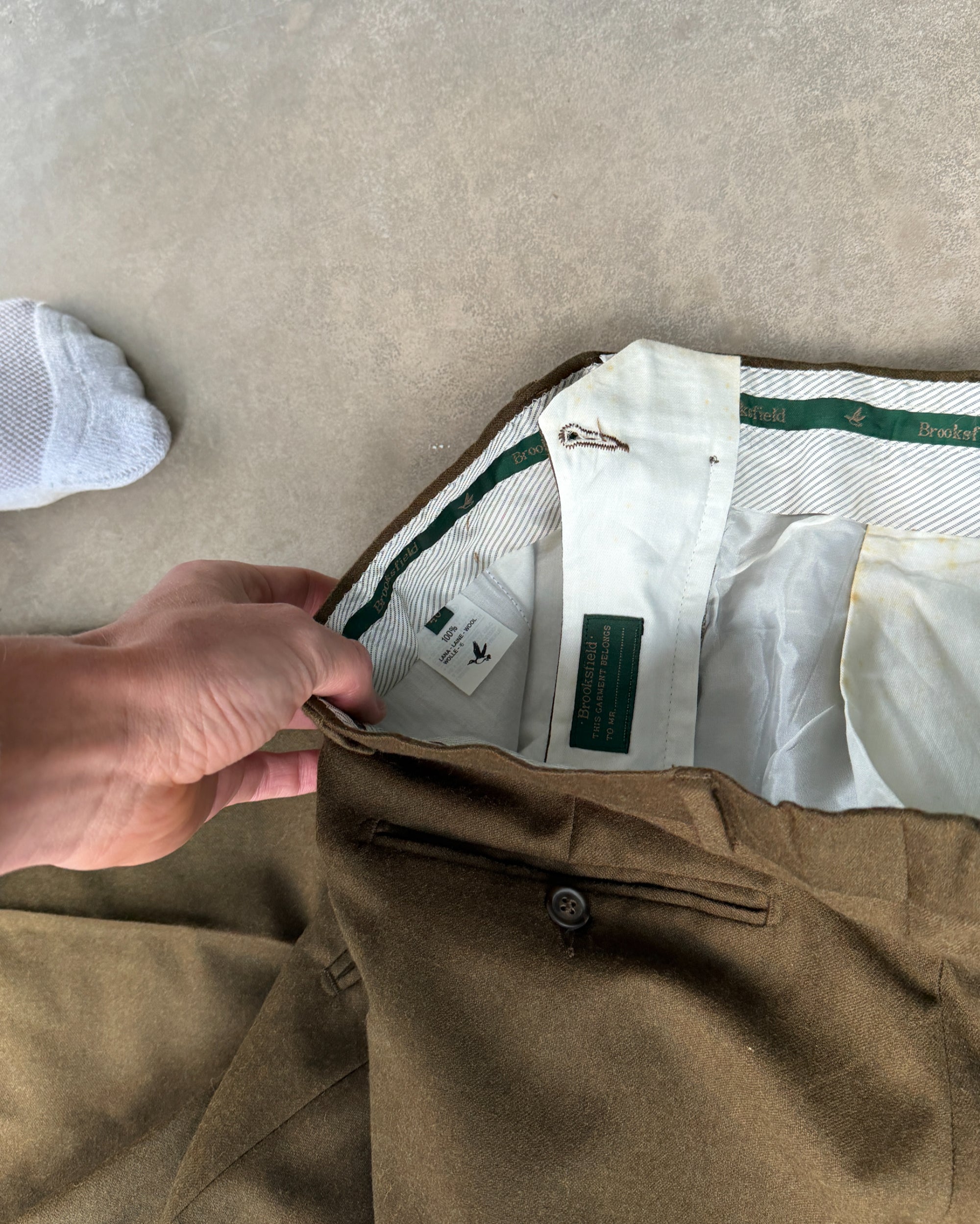 Brookfield Wool Wide Leg Trousers – M-on a concrete background