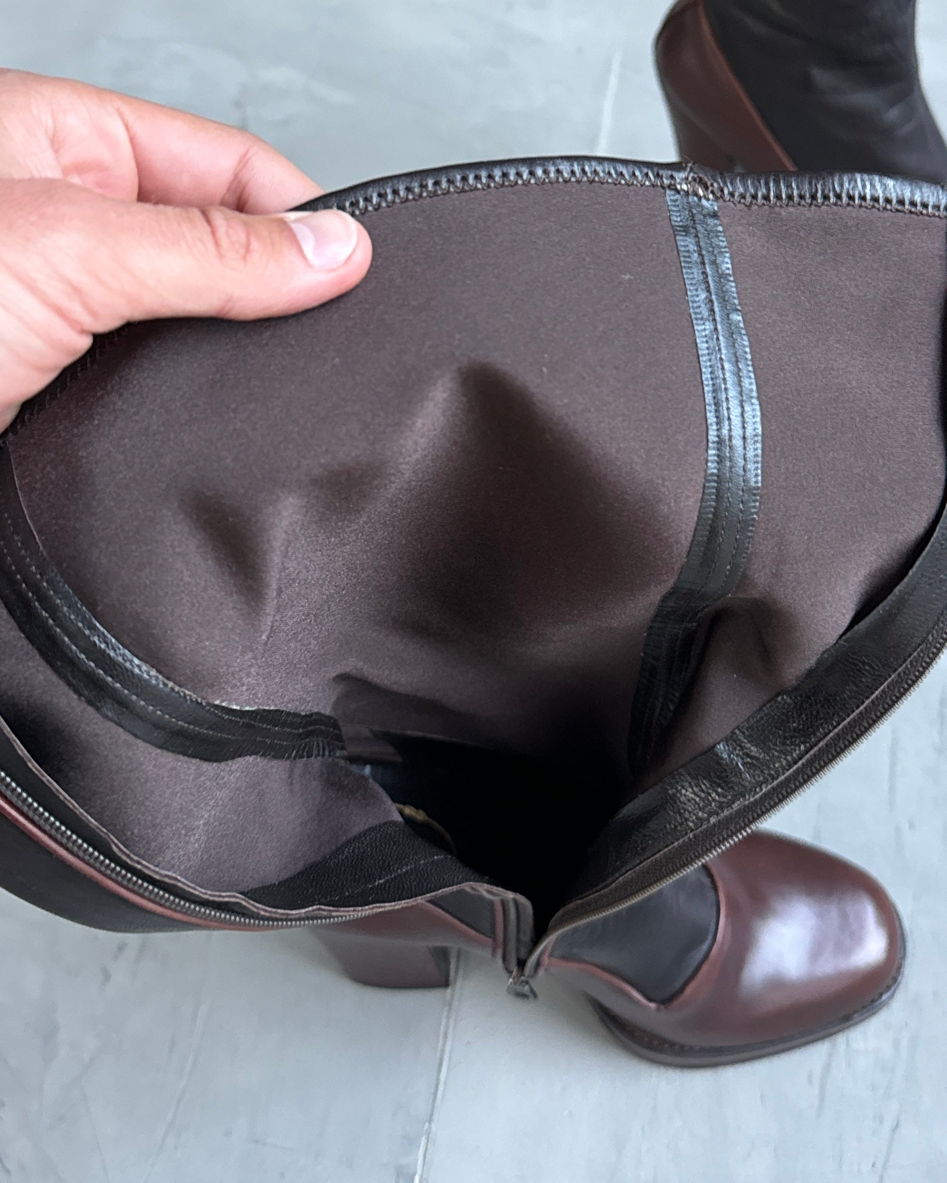 PRADA FW06 TWO-TONE LEATHER BLOCK HEELED BOOTS