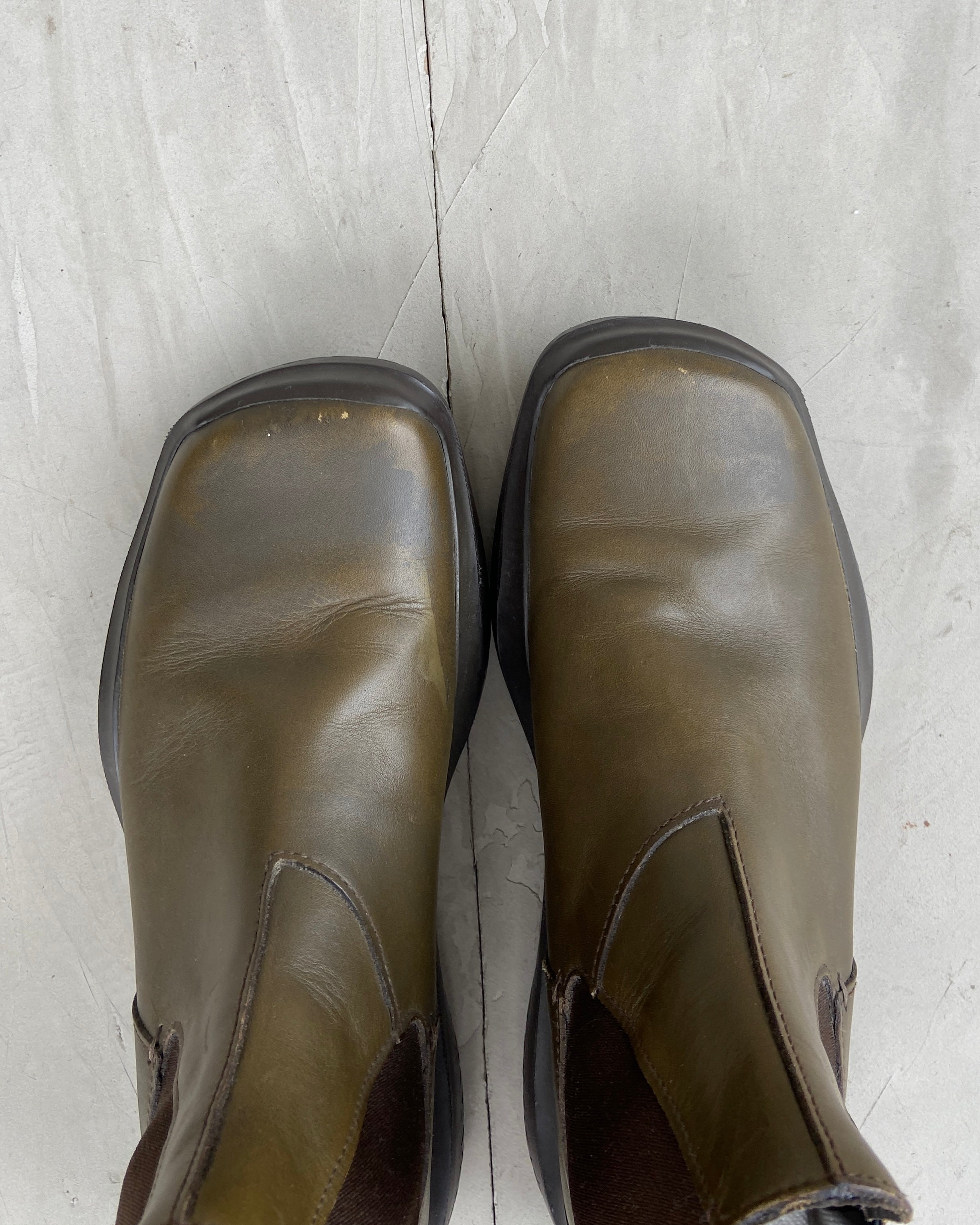 PRADA FW99 VIBRAM SOLE LEATHER BOOTS - UK 9 / EU 43