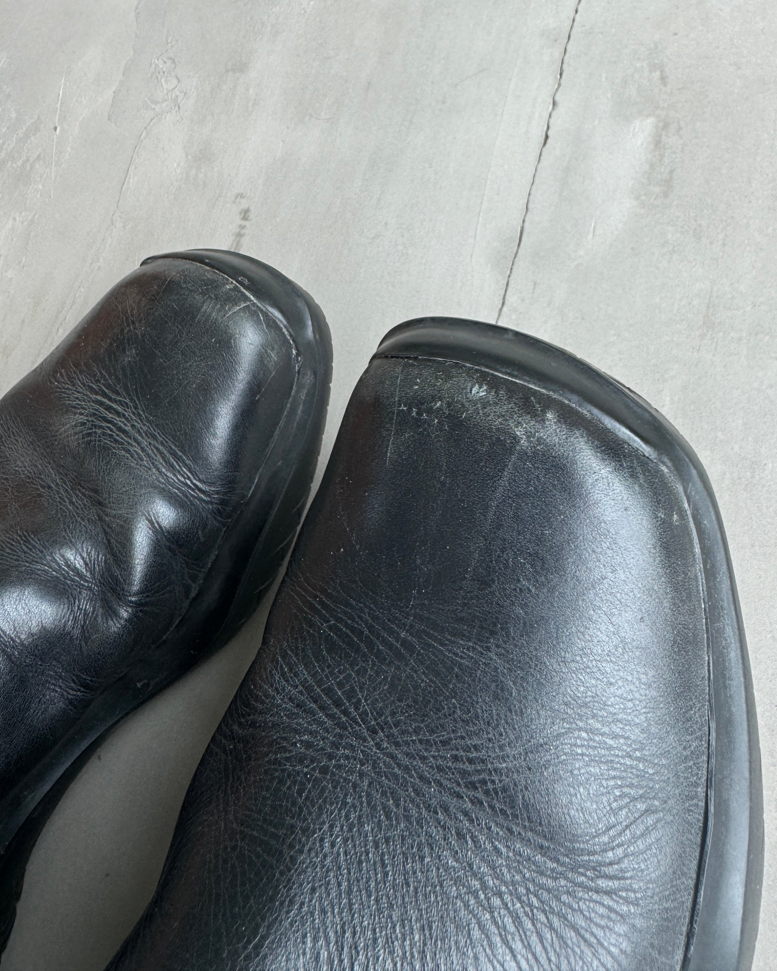 PRADA AW99 VIBRAM LEATHER BOOTS - UK 9