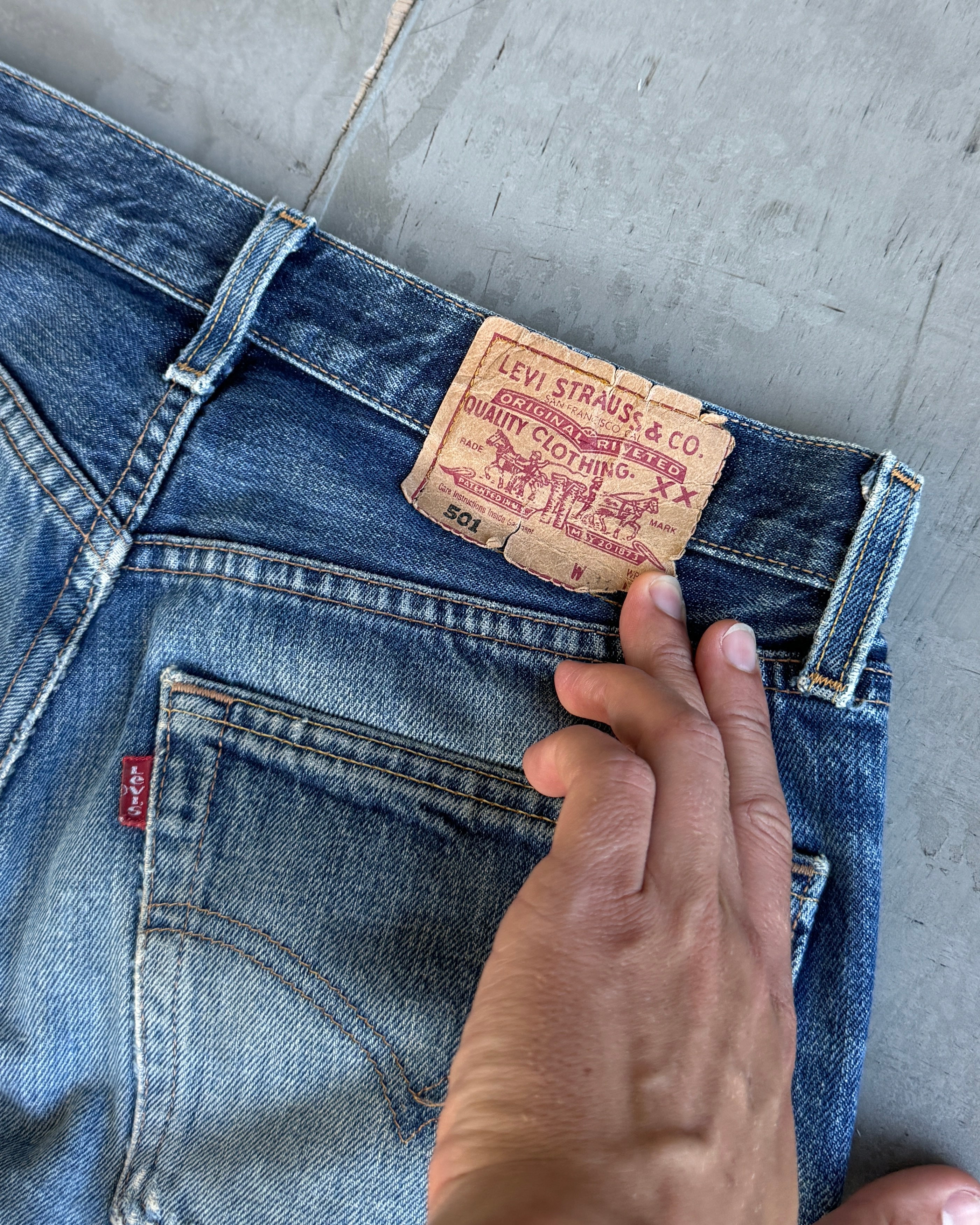 Levi 501s Distressed Jeans - W31 L32