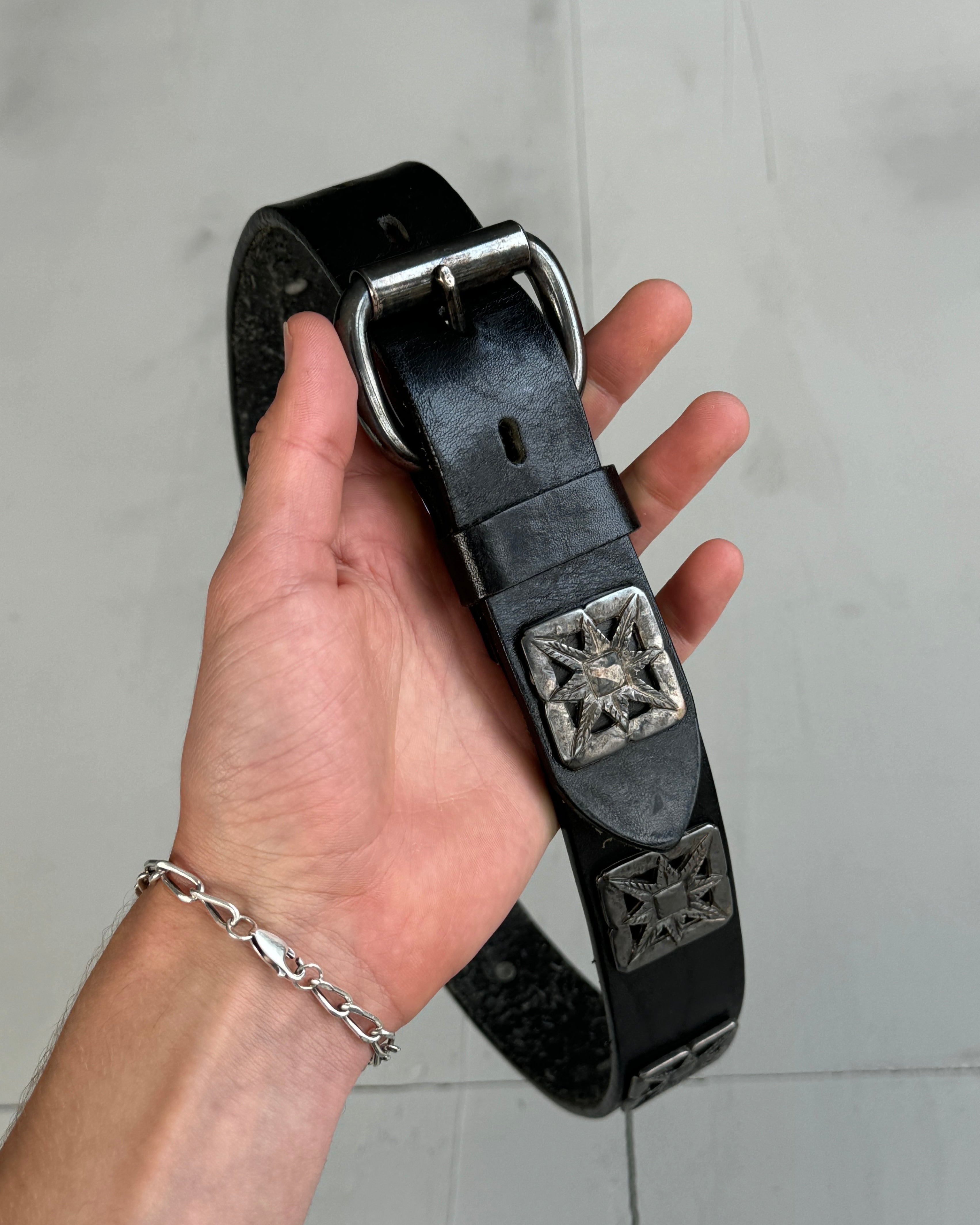 STUDDED 90'S LEATHER & SILVER HARDWARE BELT