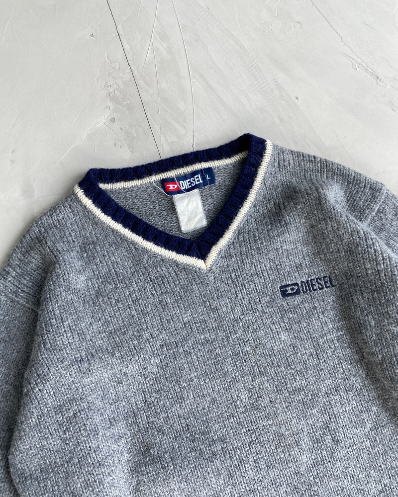 DIESEL KNIT V NECK SWEATSHIRT - M/L