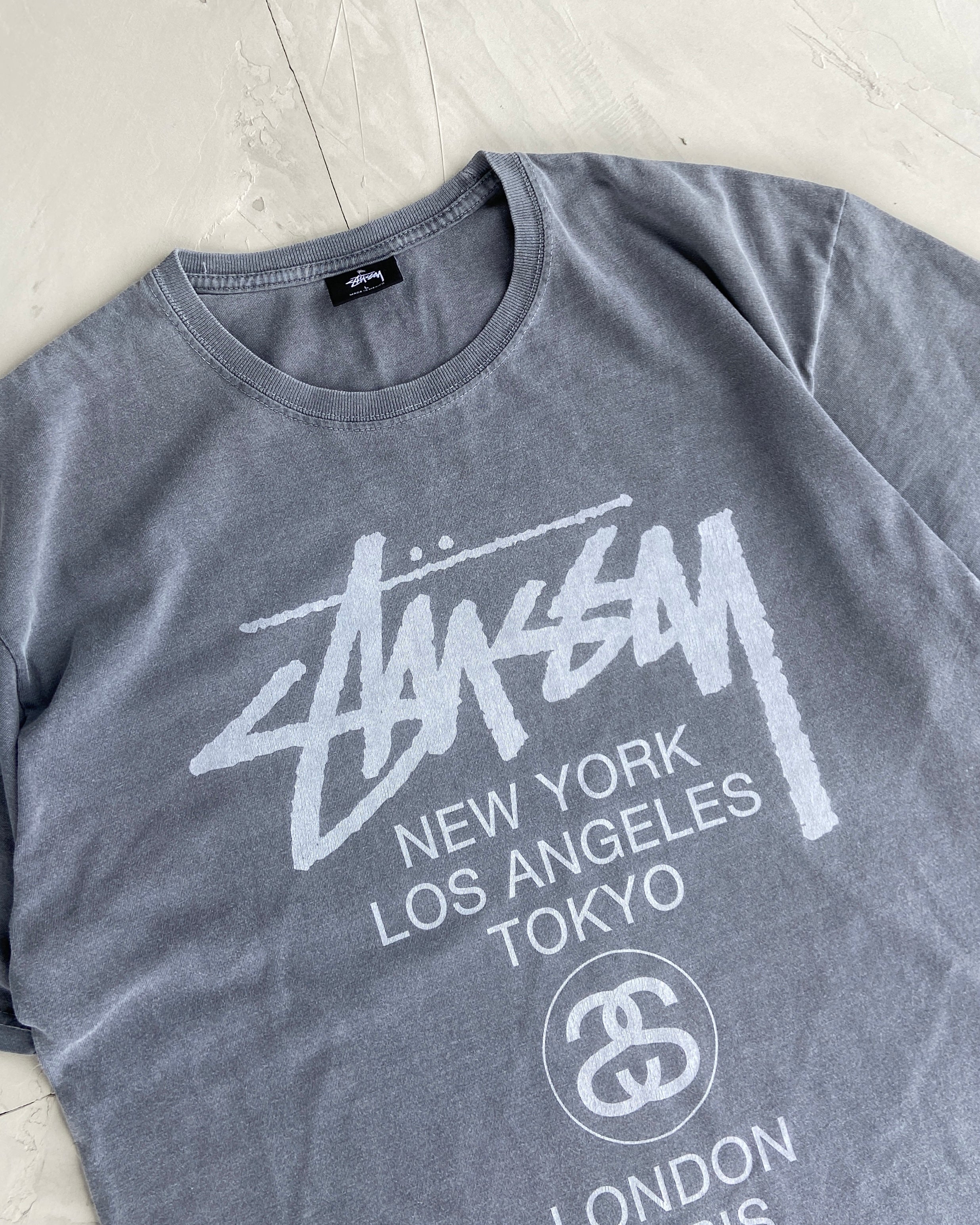 STUSSY WORLD TOUR TEE - XL