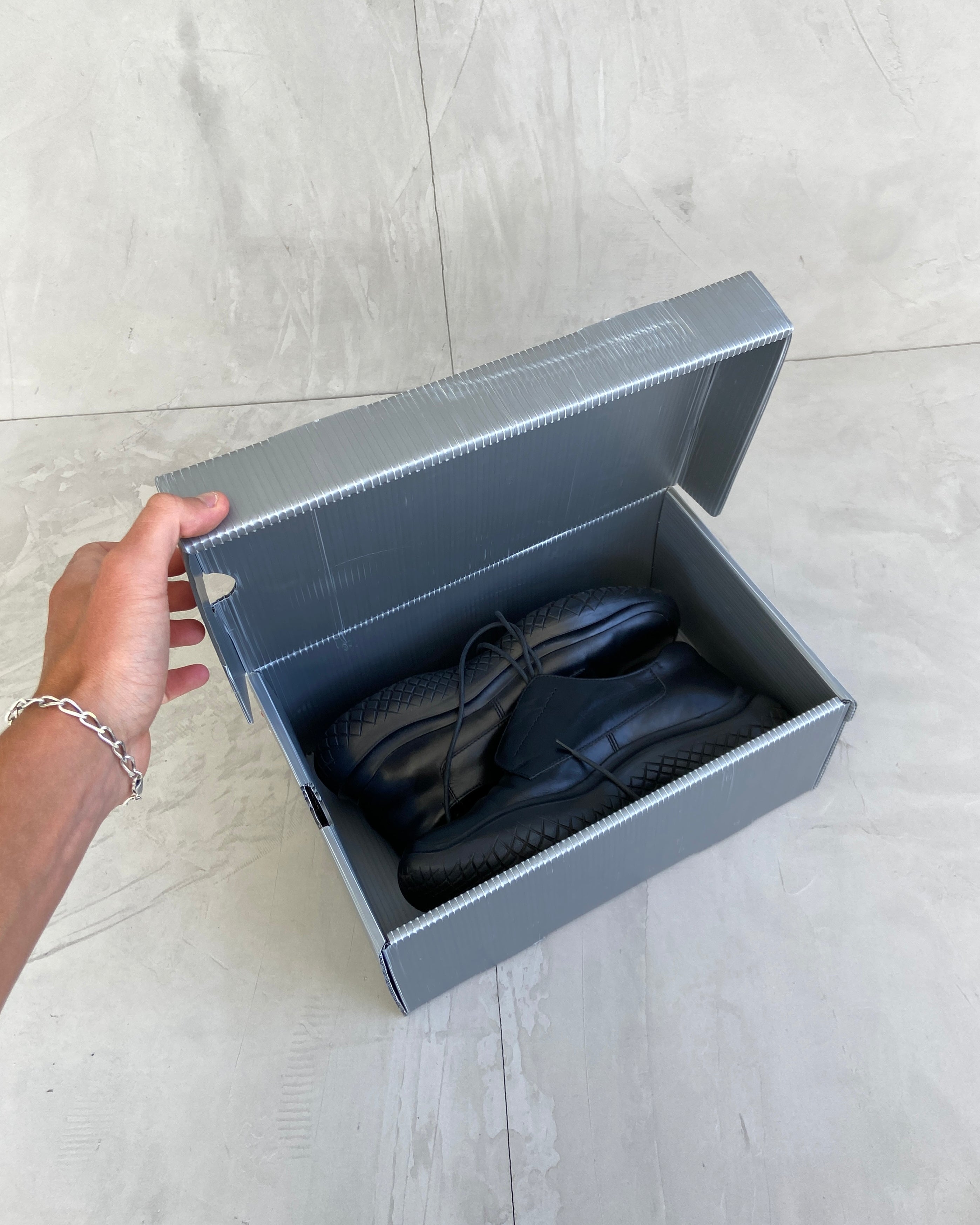 PRADA AW99 VIBRAM LEATHER SHOES - EU39/40