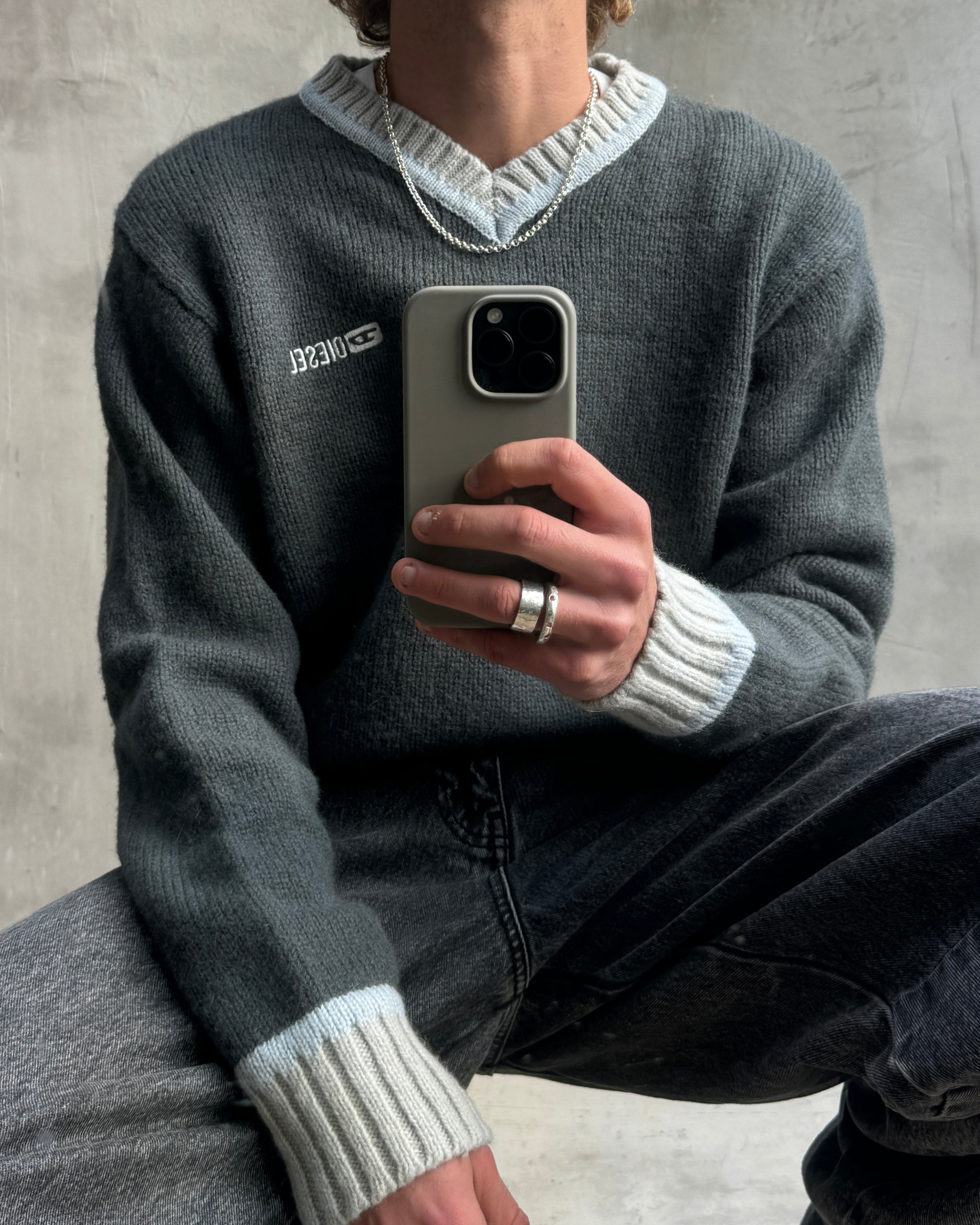 DIESEL MARL V-NECK KNIT SWEATSHIRT - XL