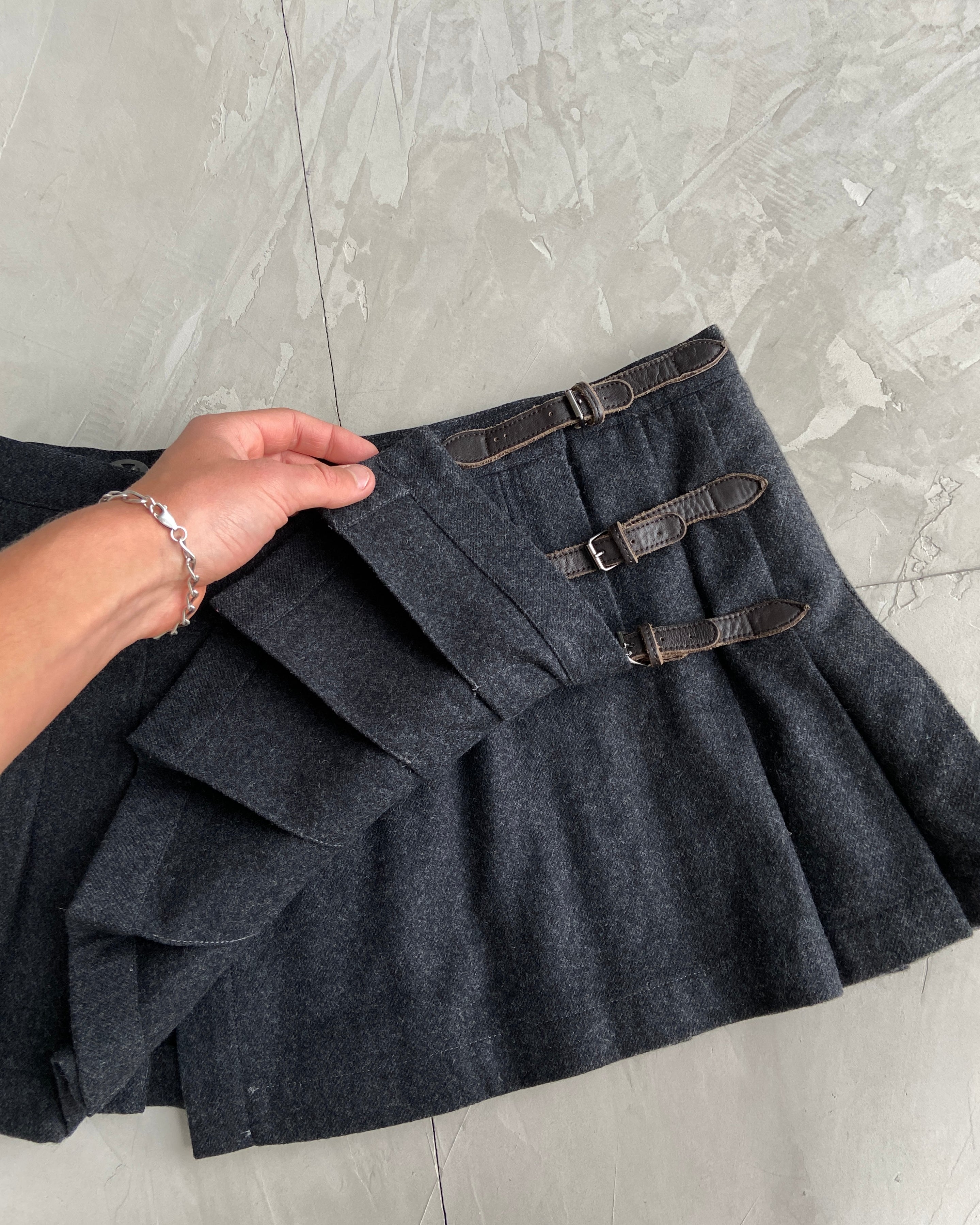 BURBERRY PLEATED WRAP MINI SKIRT - S/M