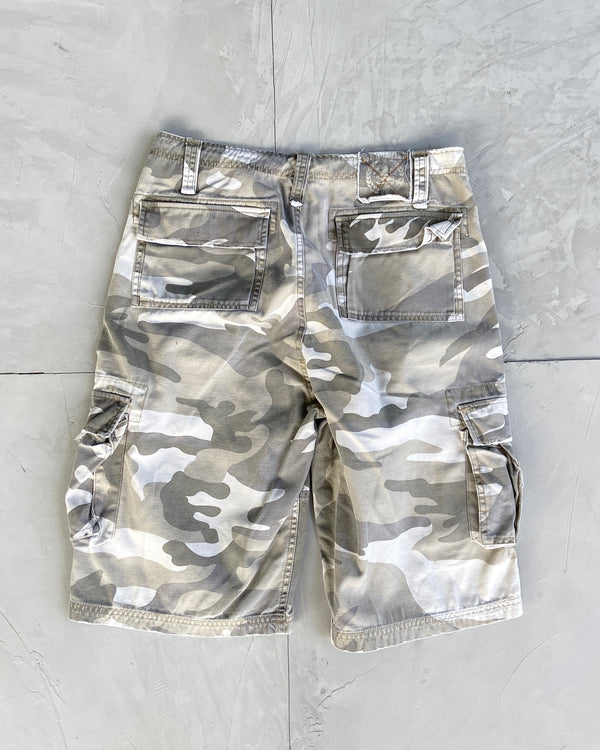 90'S CAMO CARGO SHORTS - W30"