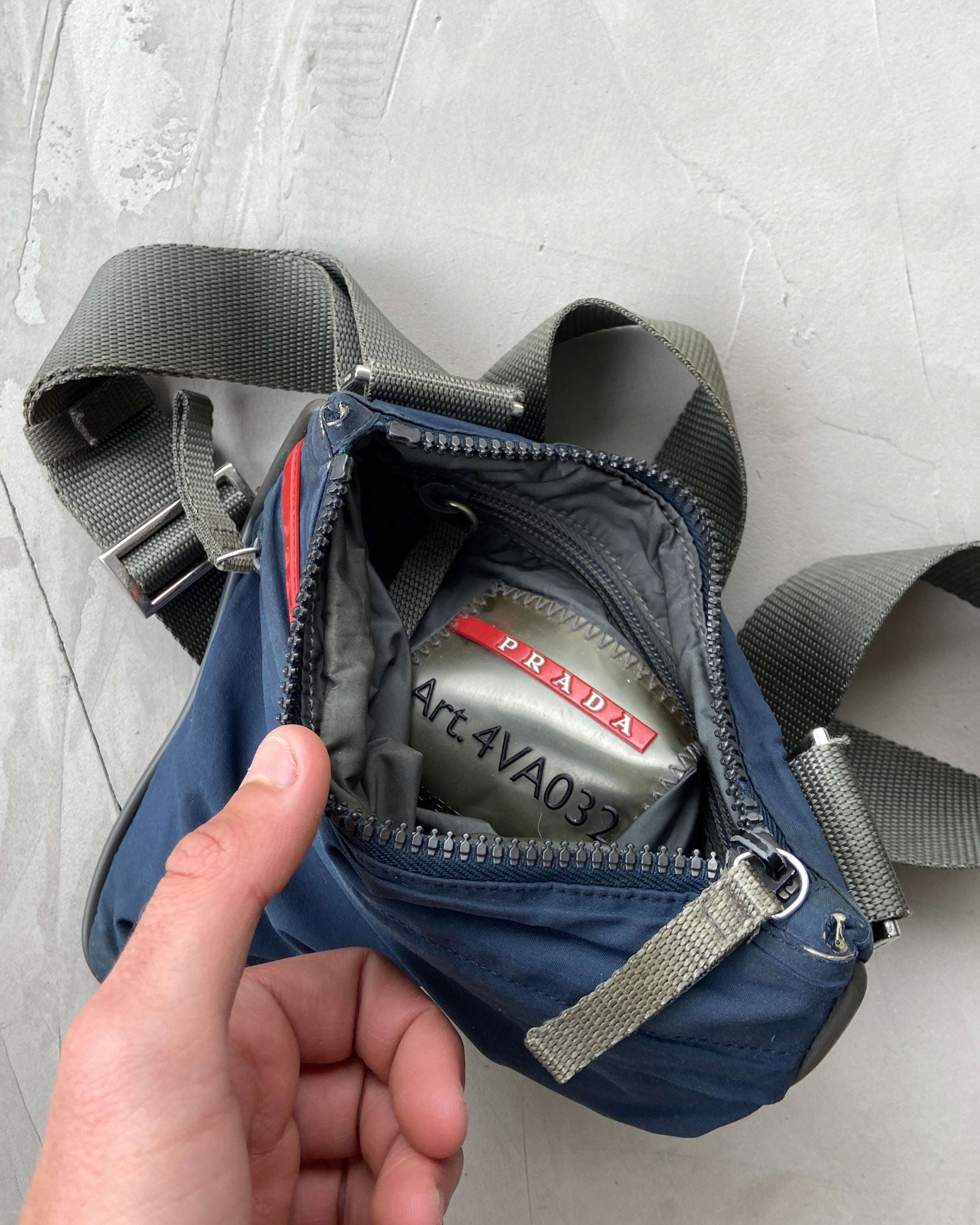 PRADA SPORT 1990'S NAVY SIDE BODY BAG