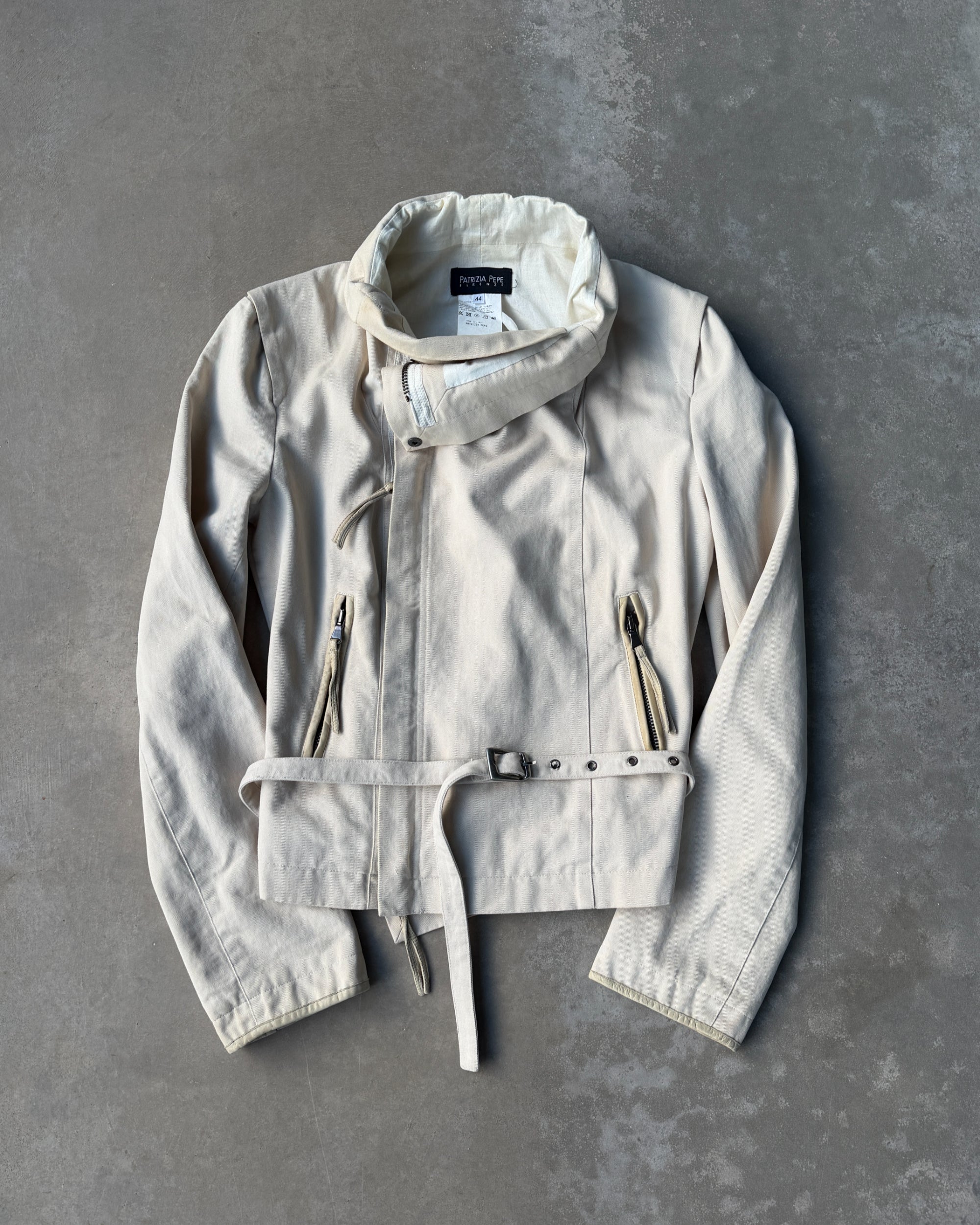 Patrizia Pepe Asymmetric Cotton Jacket – M-on a concrete background