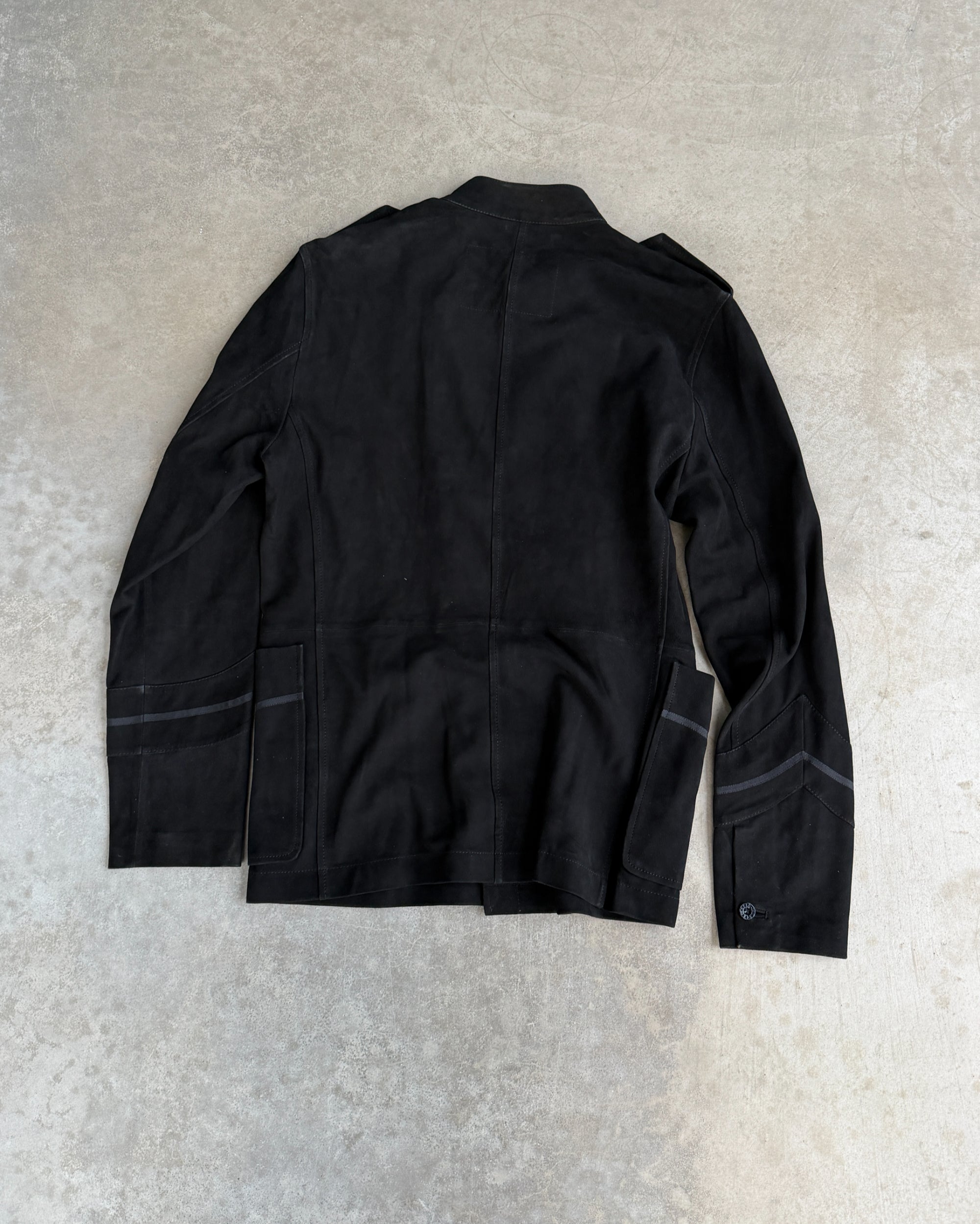 Pretty Green Military Button-Up Suede Jacket – S–M-on a concrete background