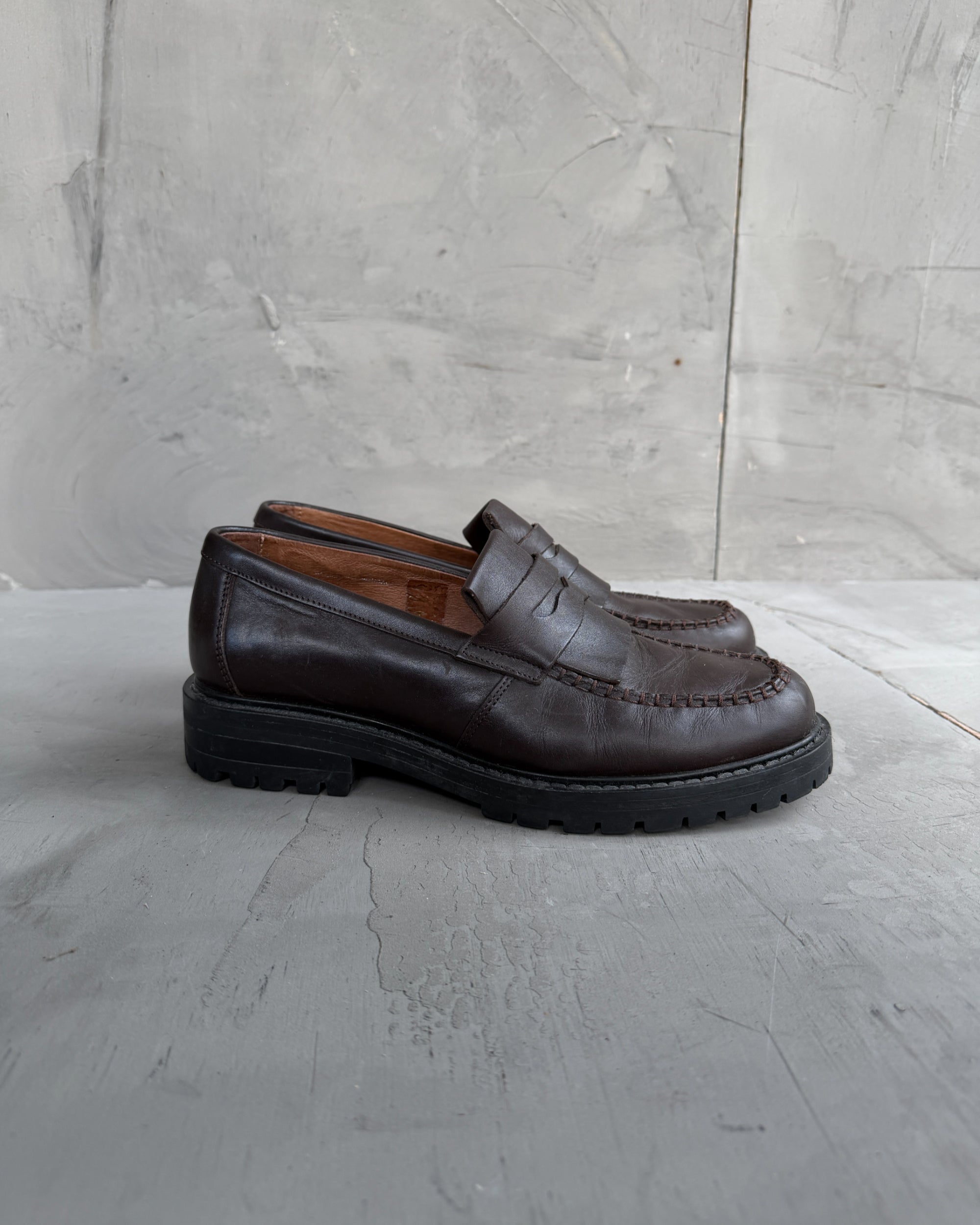 Samsoe Samsoe Brown Leather Chunky Loafers – EU 41-on a concrete background
