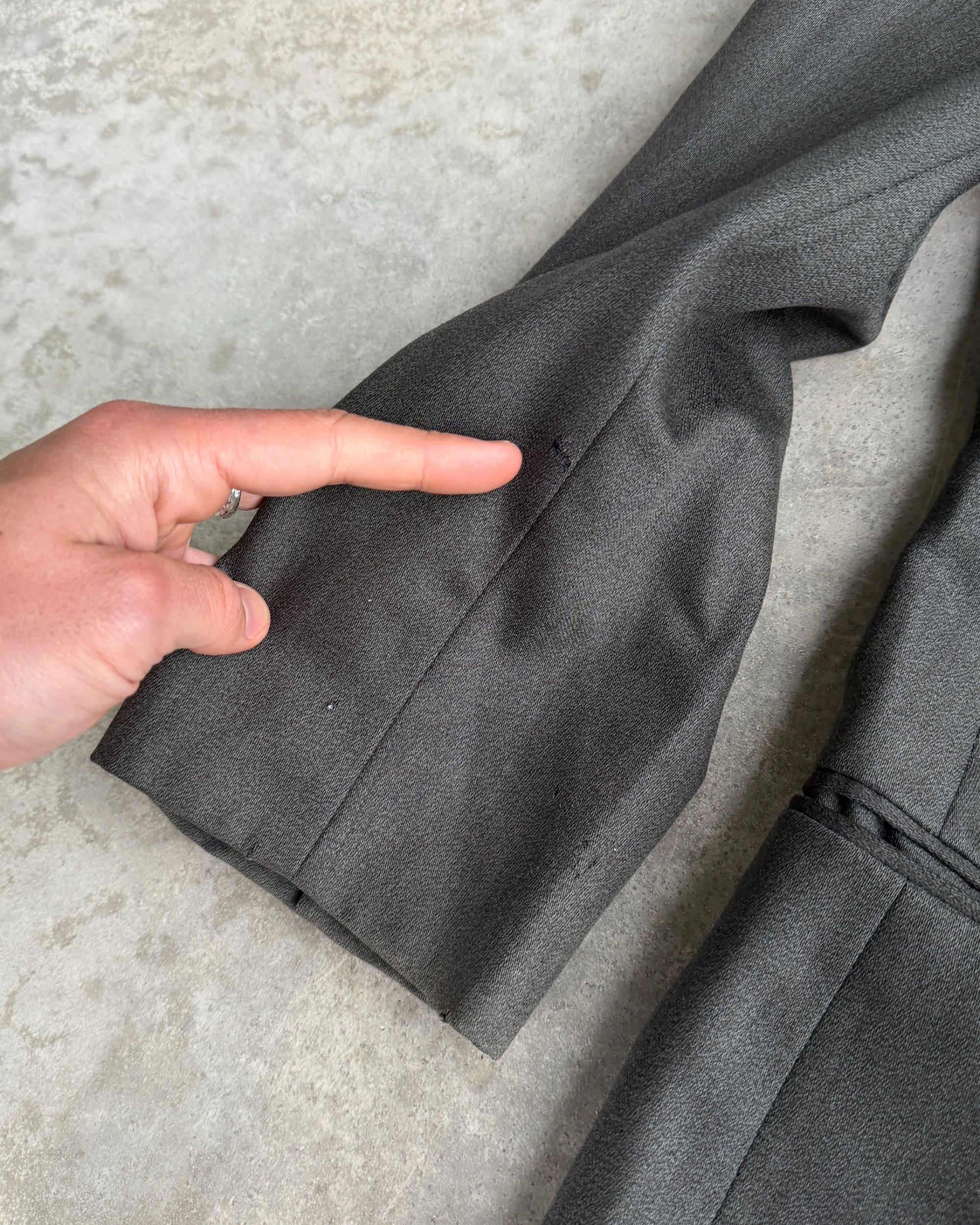 Giorgio Armani Le Collezioni Wool Blazer – L-on a concrete background