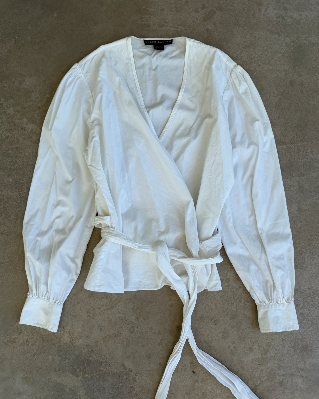Ralph Lauren White Cotton Wrap Collar Blouse – L-on a concrete background
