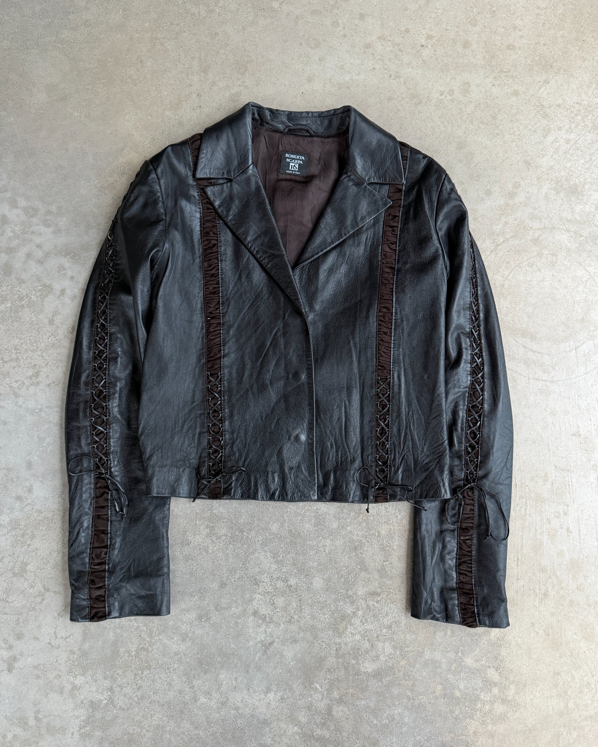 Roberta Scarpa Made in Italy Lace-Up Leather Jacket – M-on a concrete background